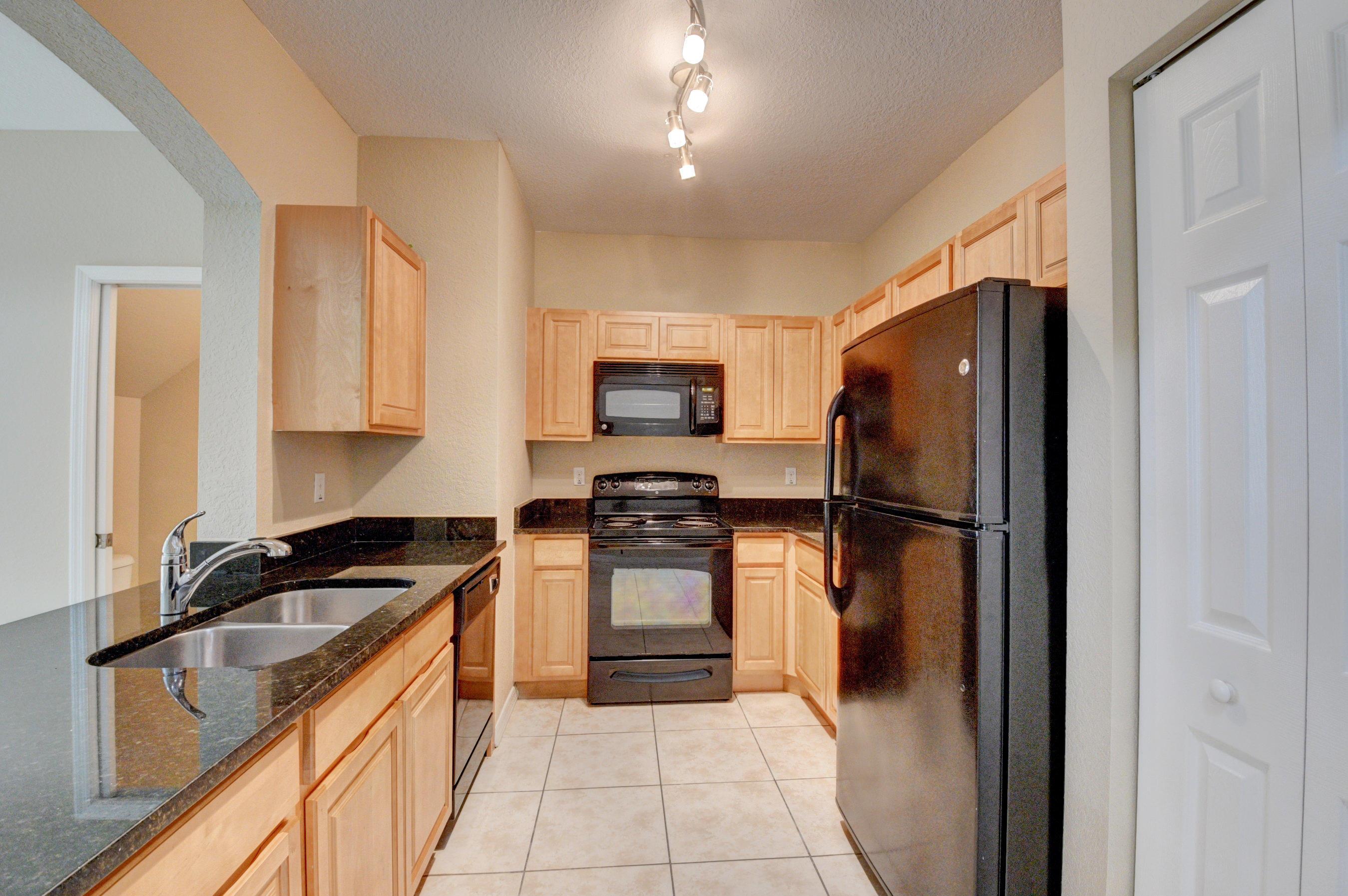 101 Harrington Court, Palm Springs, FL 33461, Palm Springs - Photo 2