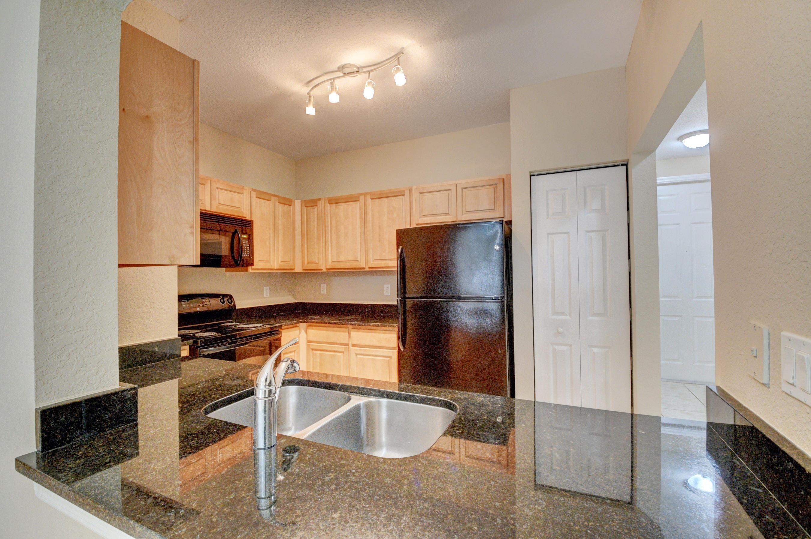 101 Harrington Court, Palm Springs, FL 33461, Palm Springs - Photo 3
