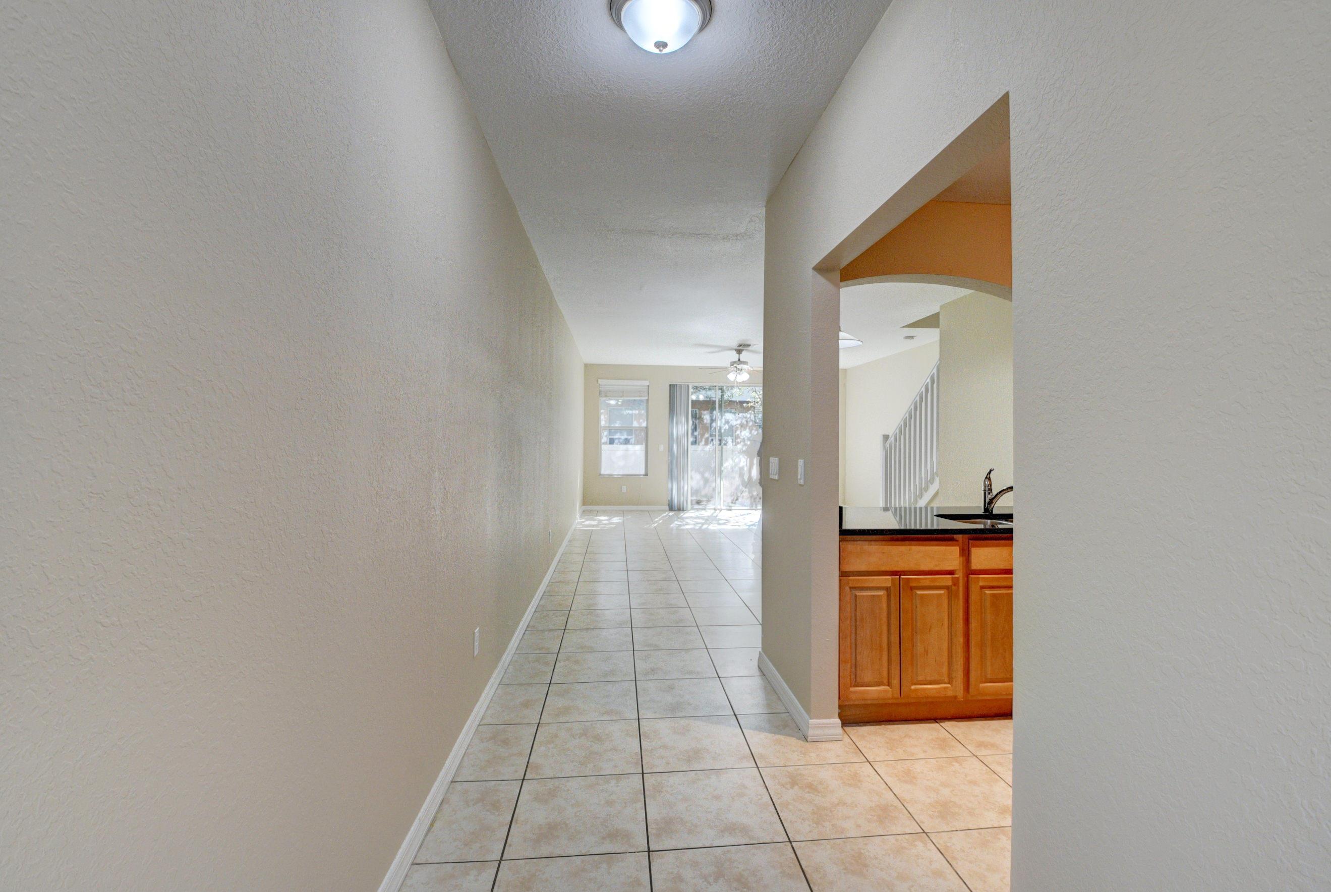 101 Harrington Court, Palm Springs, FL 33461, Palm Springs - Photo 5
