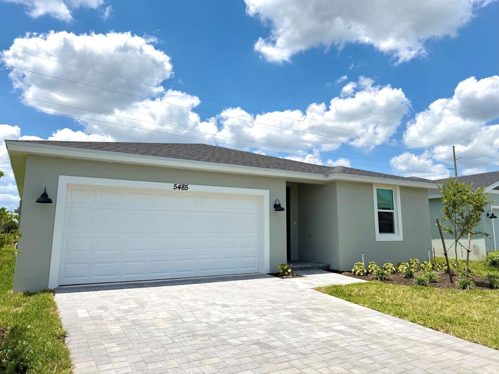5485 Hampton Park Circle, Vero Beach, FL 32966, Vero Beach - Photo 2