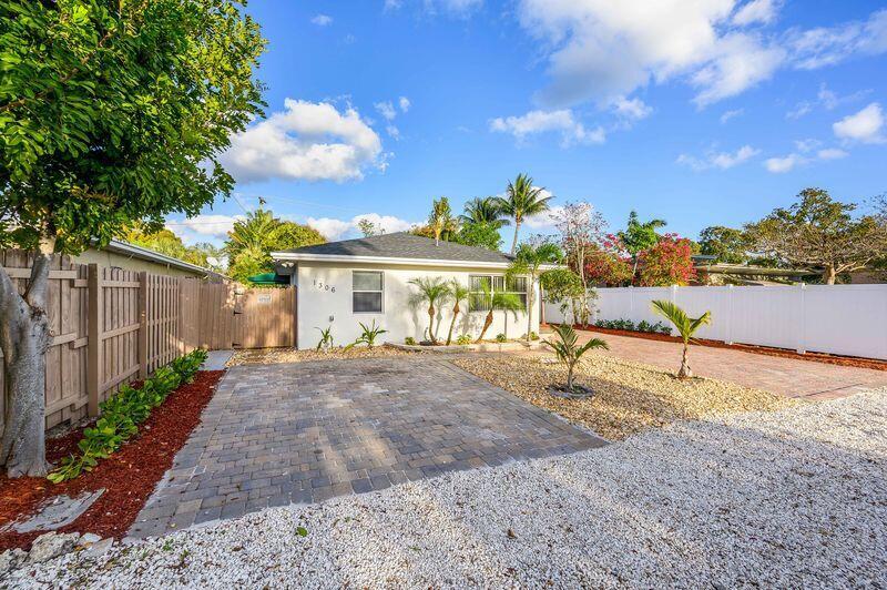 1306 NE 14th Avenue 2, Fort Lauderdale, FL 33304, Fort Lauderdale - Photo 2
