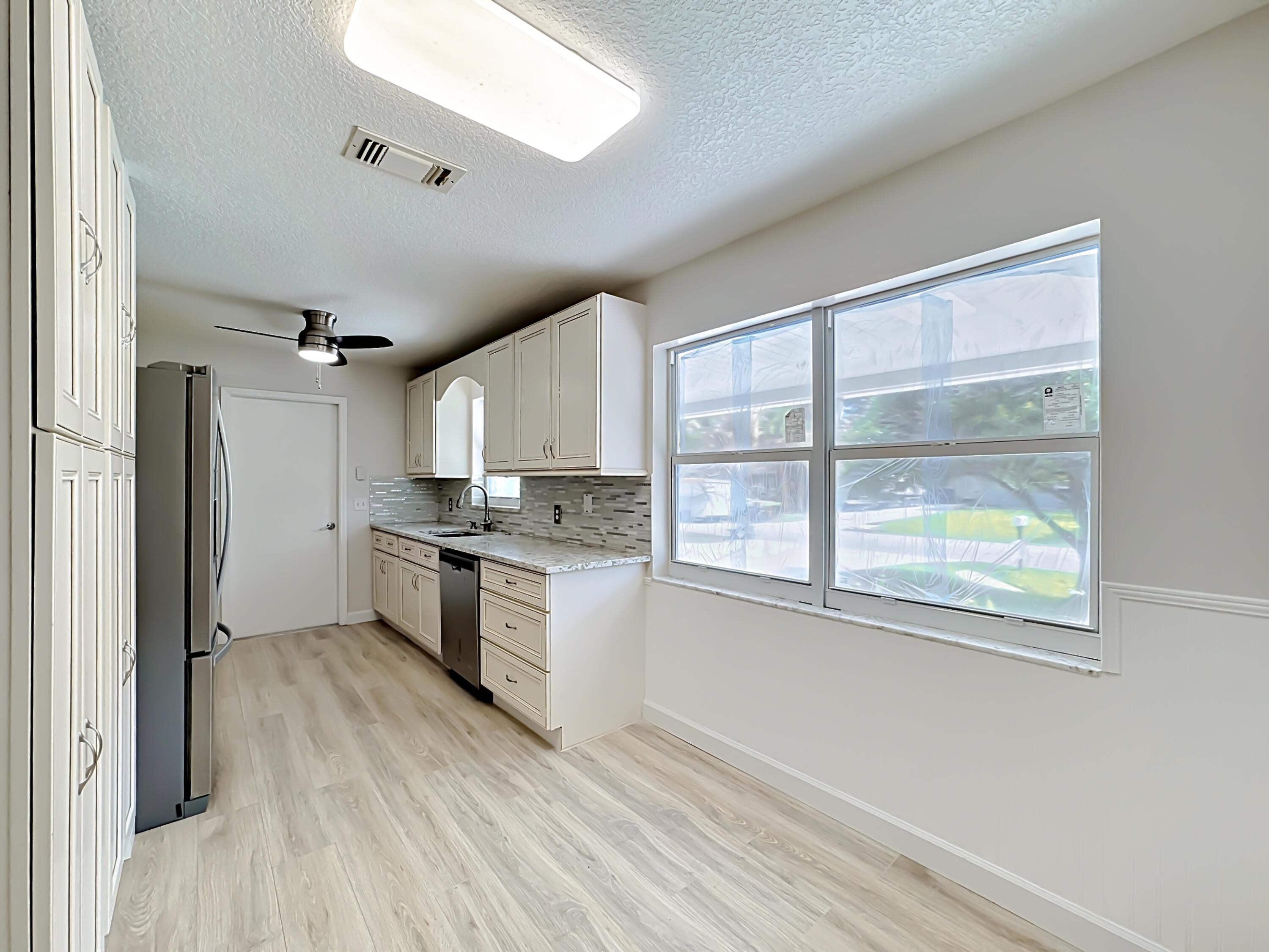 5807 Balsam Drive, Fort Pierce, FL 34982, Fort Pierce - Photo 5