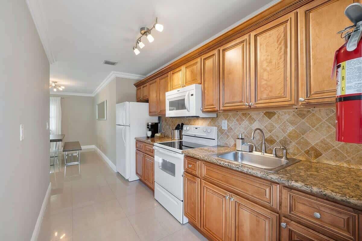 1039 N Victoria Park Road 1-3, Fort Lauderdale, FL 33304, Fort Lauderdale - Photo 4