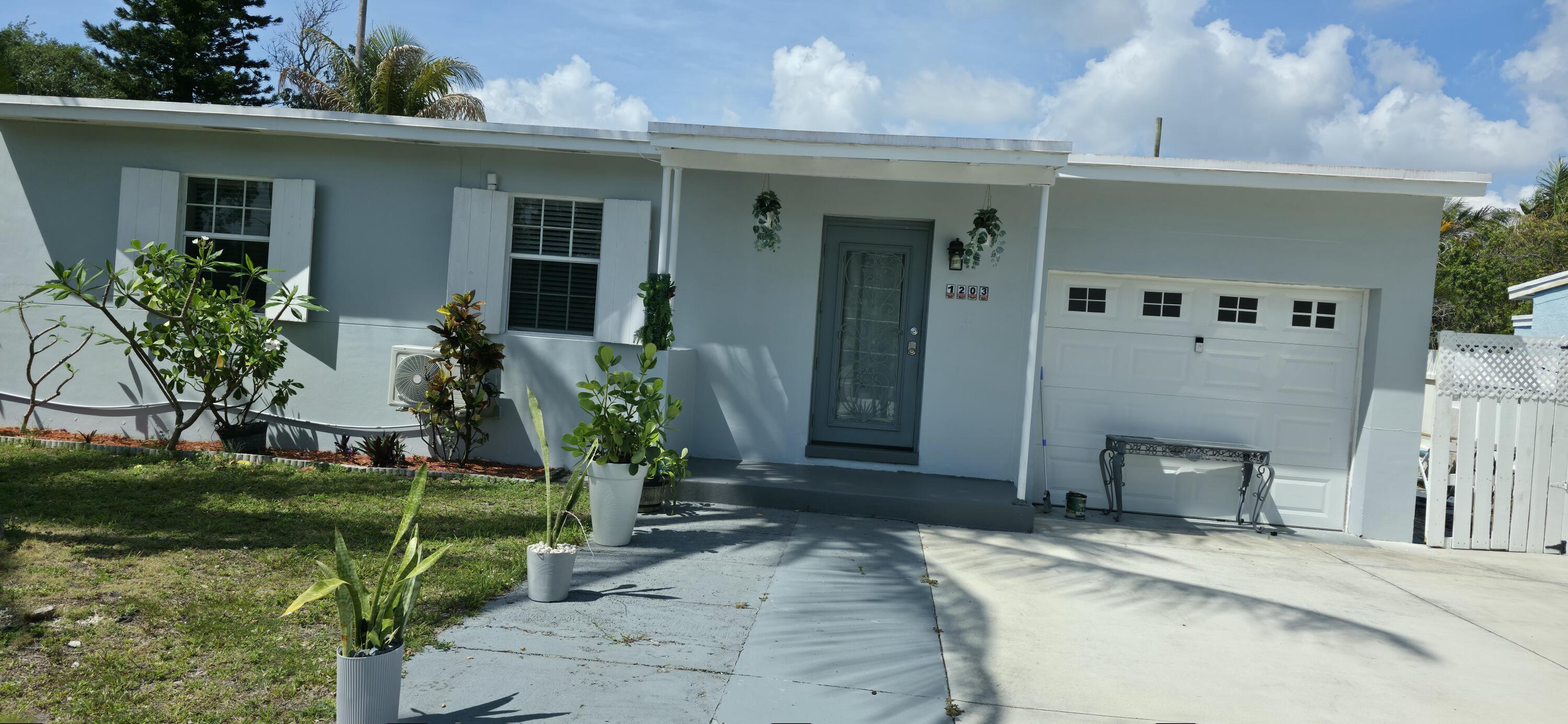 1203 Chateau Park Drive, Fort Lauderdale, FL 33311, Fort Lauderdale
