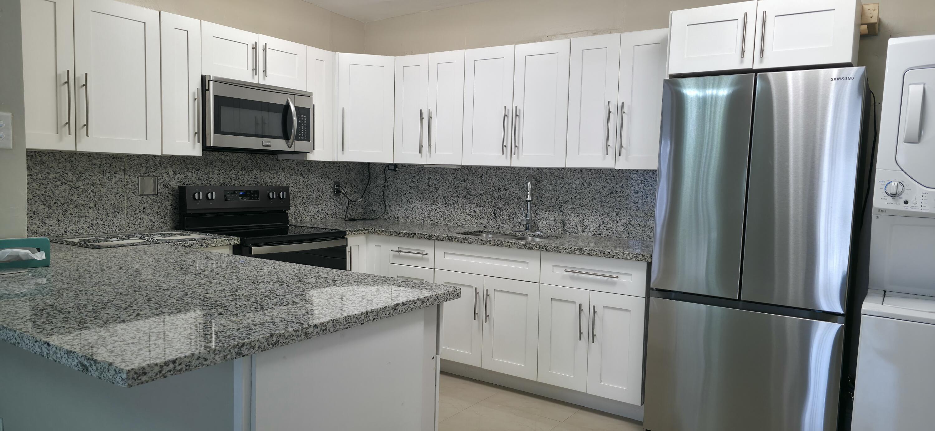 1203 Chateau Park Drive, Fort Lauderdale, FL 33311, Fort Lauderdale - Photo 2