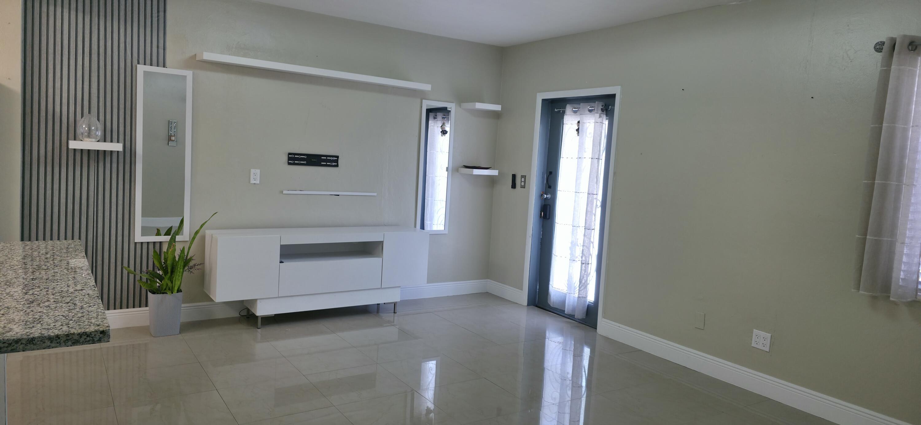 1203 Chateau Park Drive, Fort Lauderdale, FL 33311, Fort Lauderdale - Photo 5