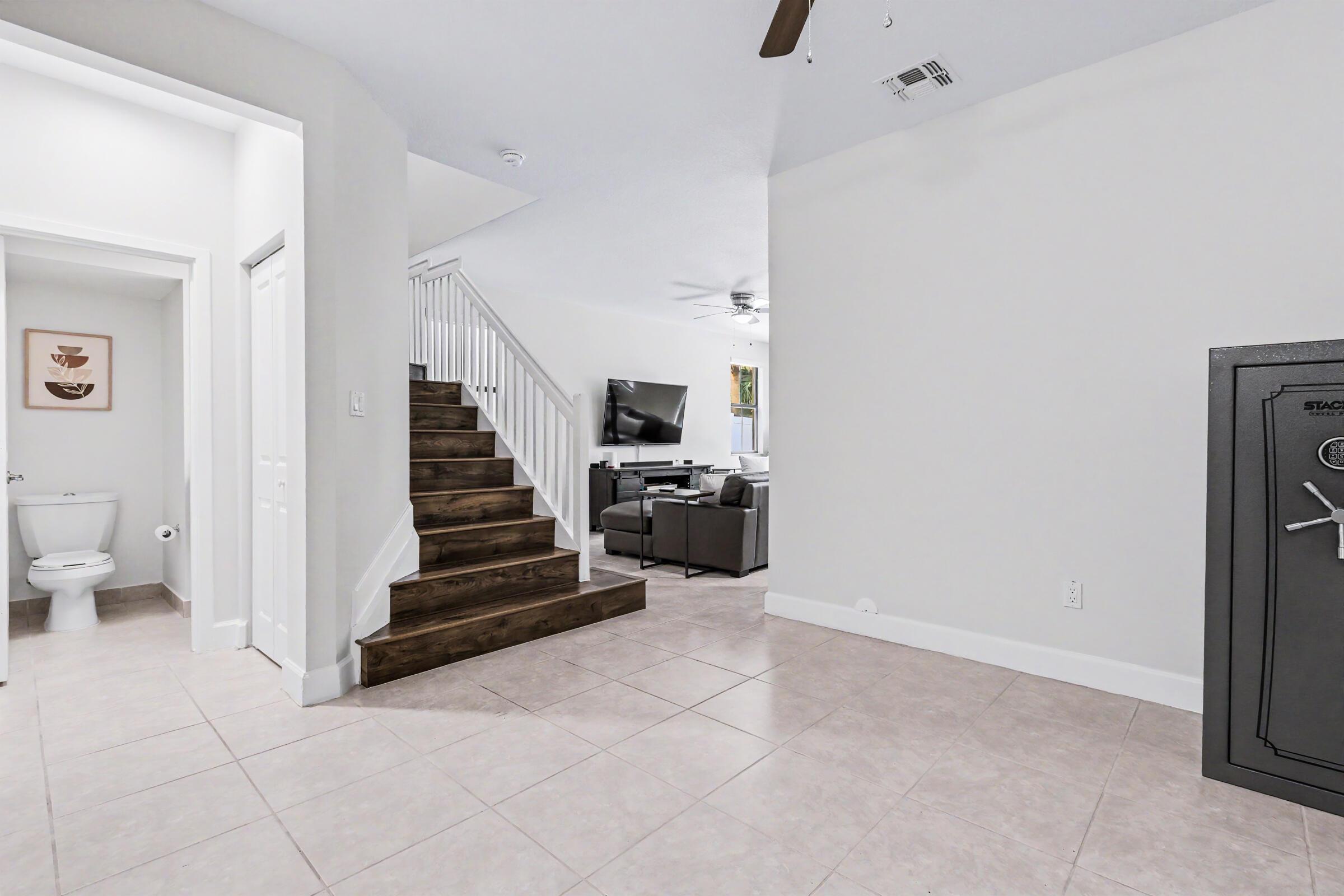 4635 NW 59th Street, Tamarac, FL 33319, Tamarac - Photo 5
