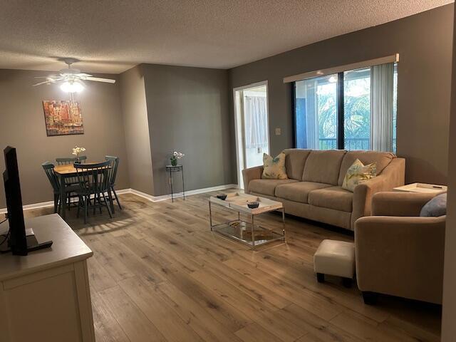 441 Pine Glen Lane C-2, Greenacres, FL 33463, Greenacres - Photo 3