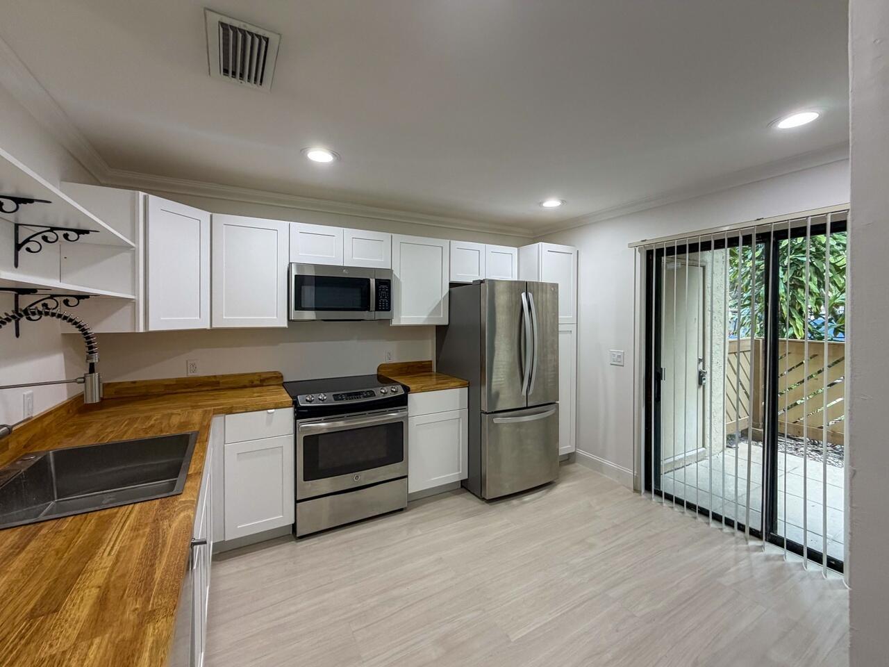 13165 Chadwick Court 26, Wellington, FL 33414, Wellington - Photo 2