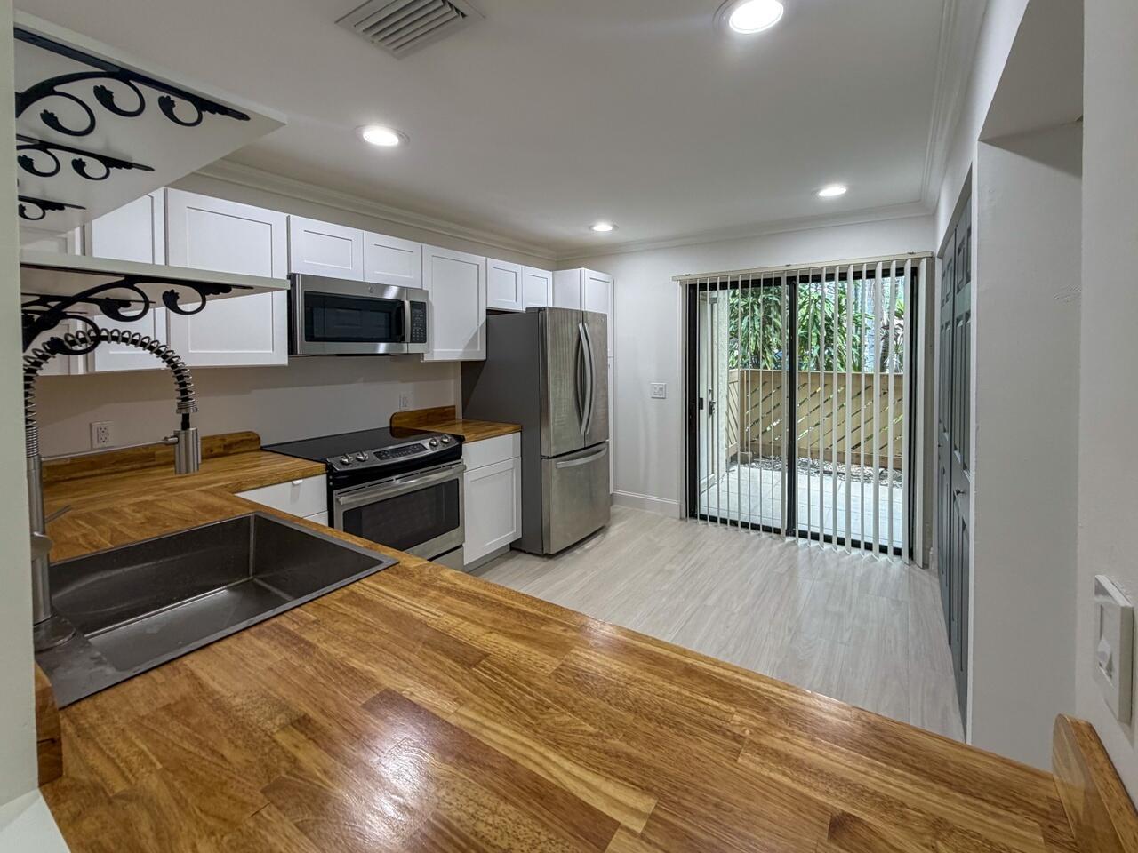 13165 Chadwick Court 26, Wellington, FL 33414, Wellington - Photo 3