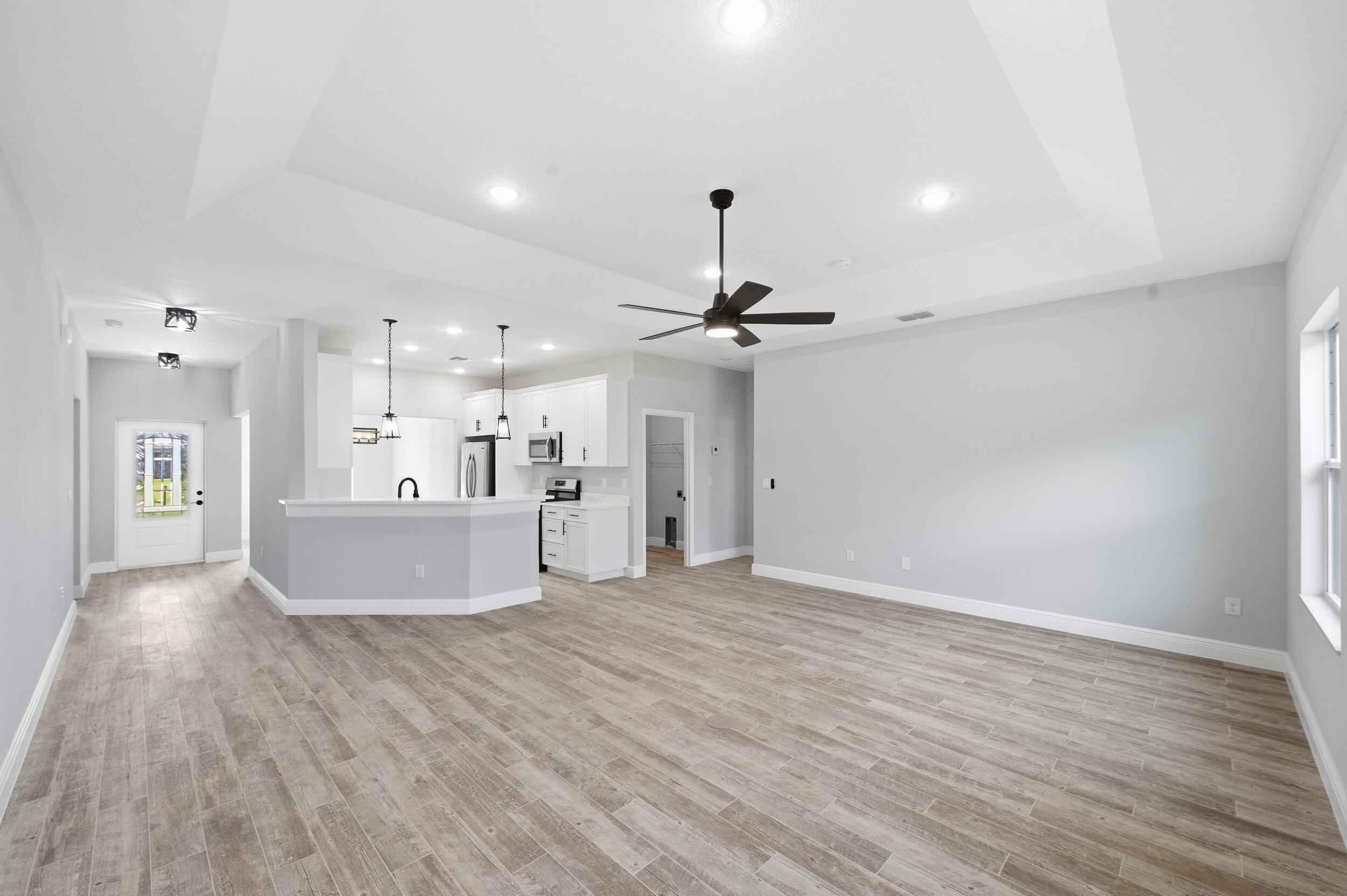 8345 100th Avenue, Vero Beach, FL 32967, Vero Beach - Photo 3
