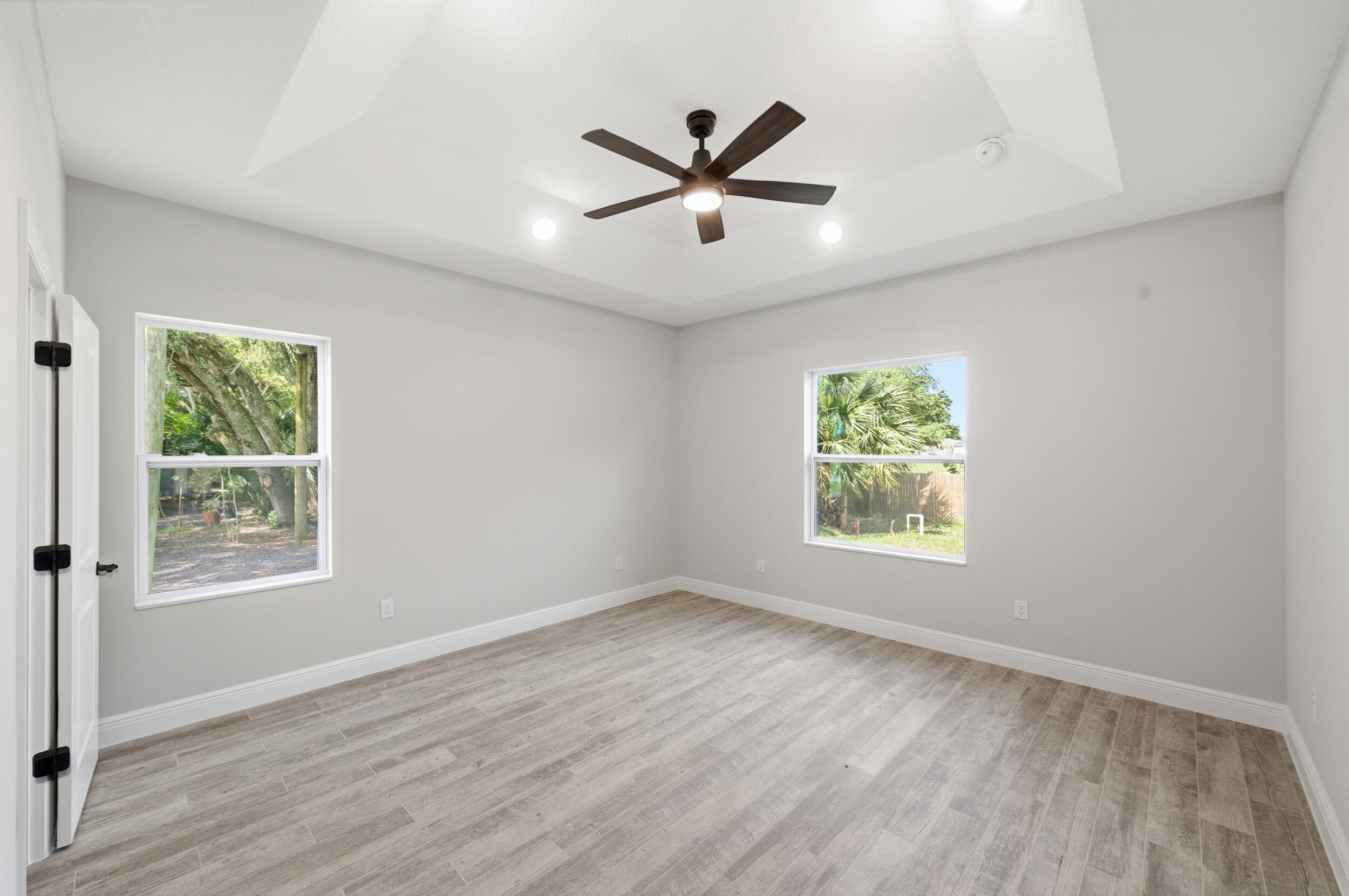 8345 100th Avenue, Vero Beach, FL 32967, Vero Beach - Photo 4