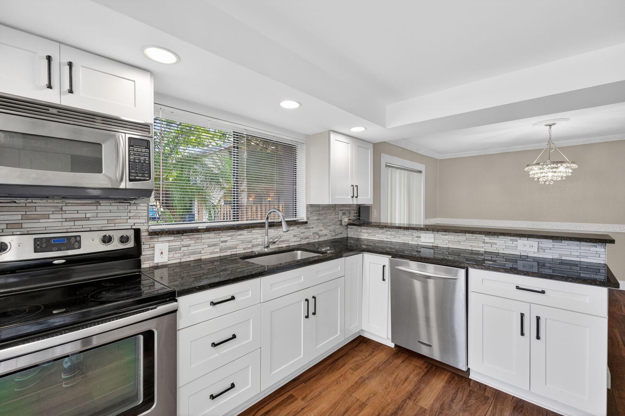 32 Wimbledon Lake 221, Plantation, FL 33324, Plantation - Photo 5