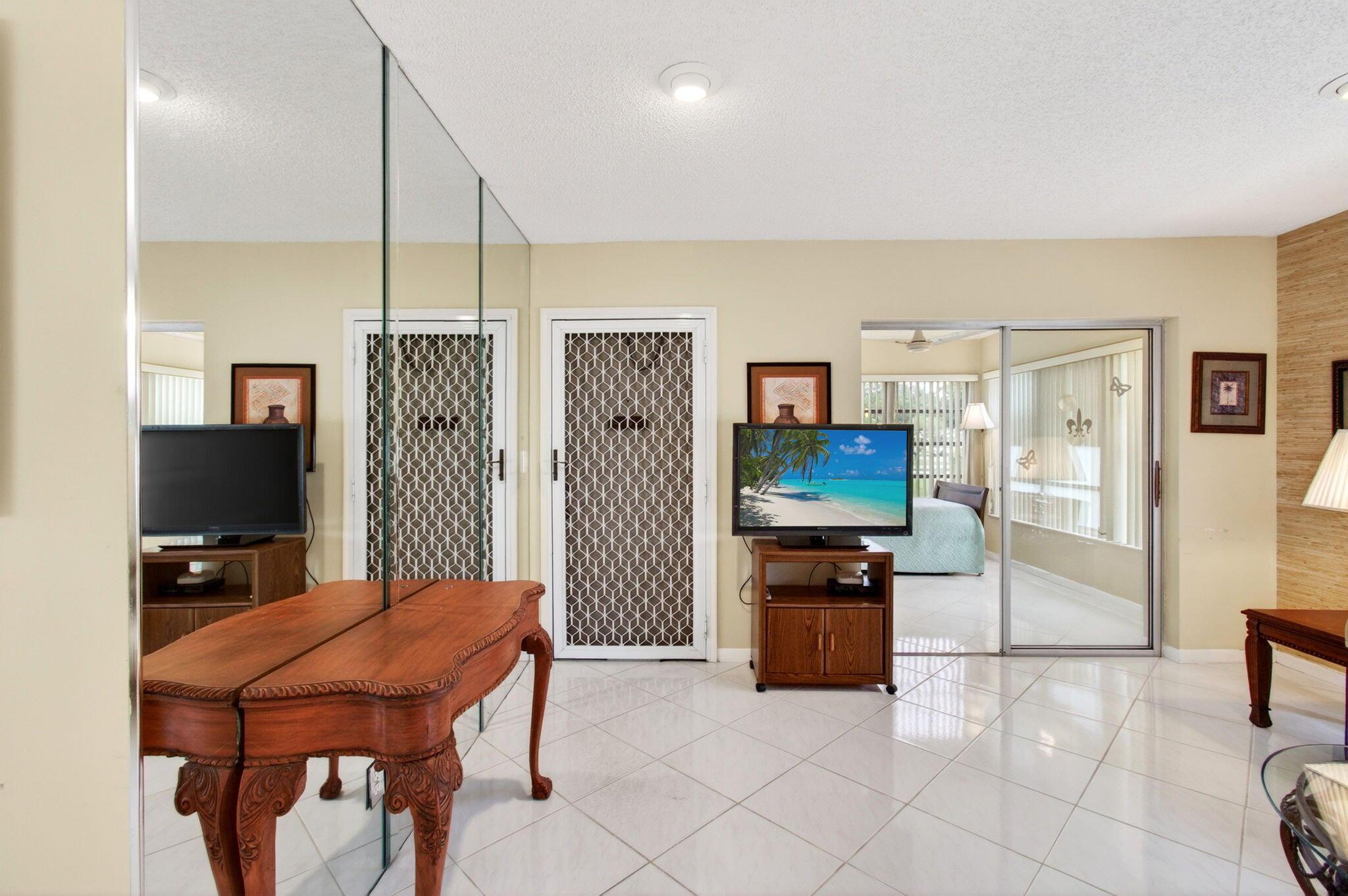 14290 Nesting Way A, Delray Beach, FL 33484, Delray Beach - Photo 2