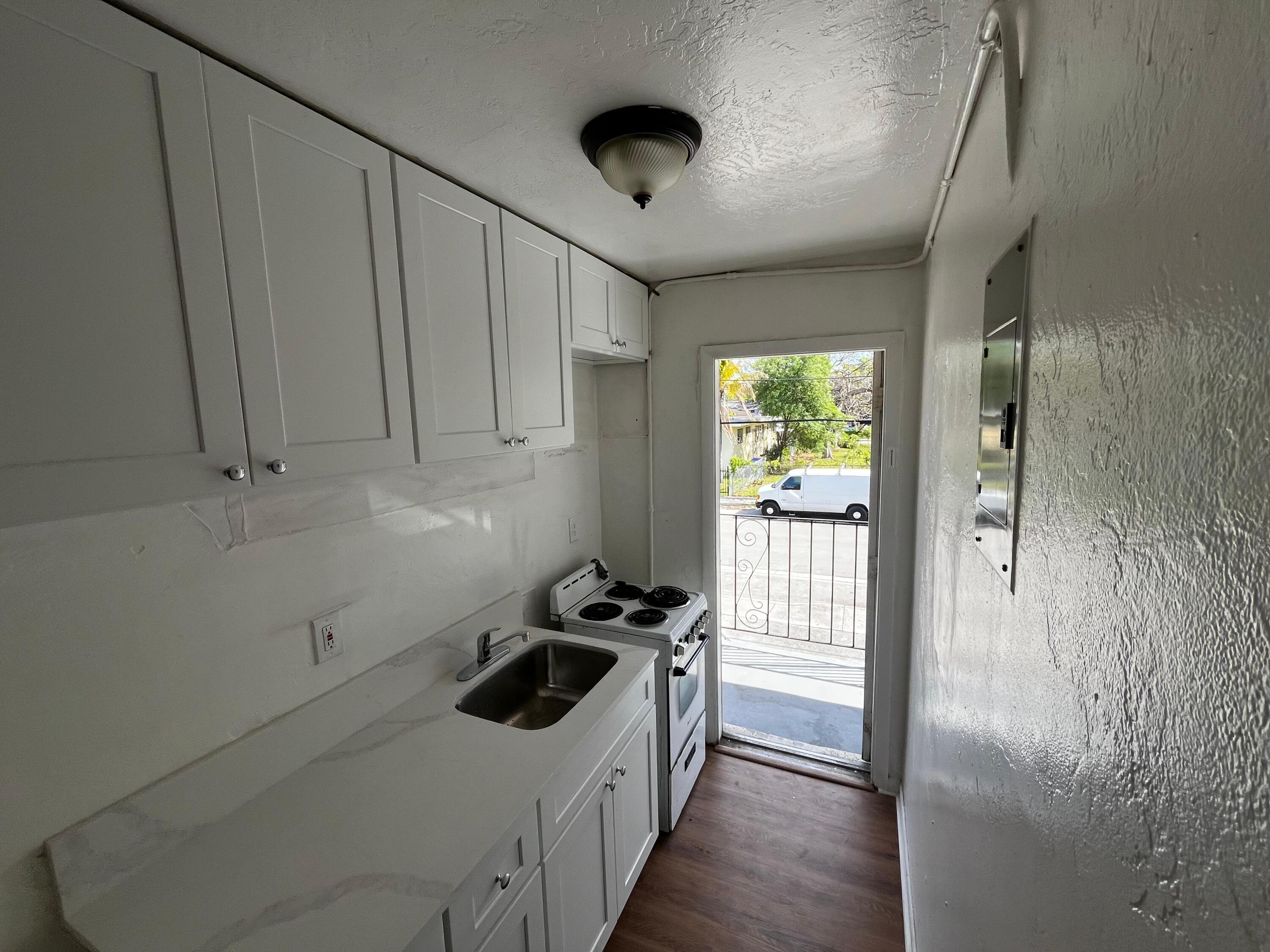3015 NW 8th Avenue 9, Miami, FL 33127, Miami - Photo 3