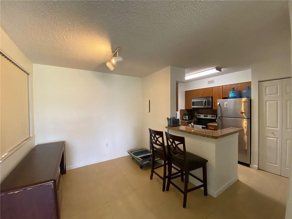 2841 N Oakland Forest Drive 107, Oakland Park, FL 33309, Oakland Park - Photo 3