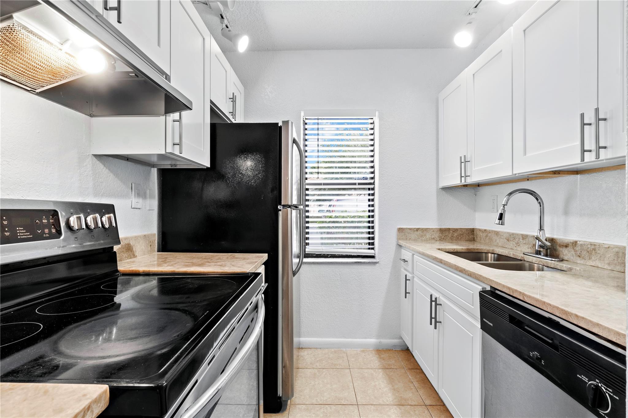 11632 NW 26th Court, Coral Springs, FL 33065, Coral Springs - Photo 2