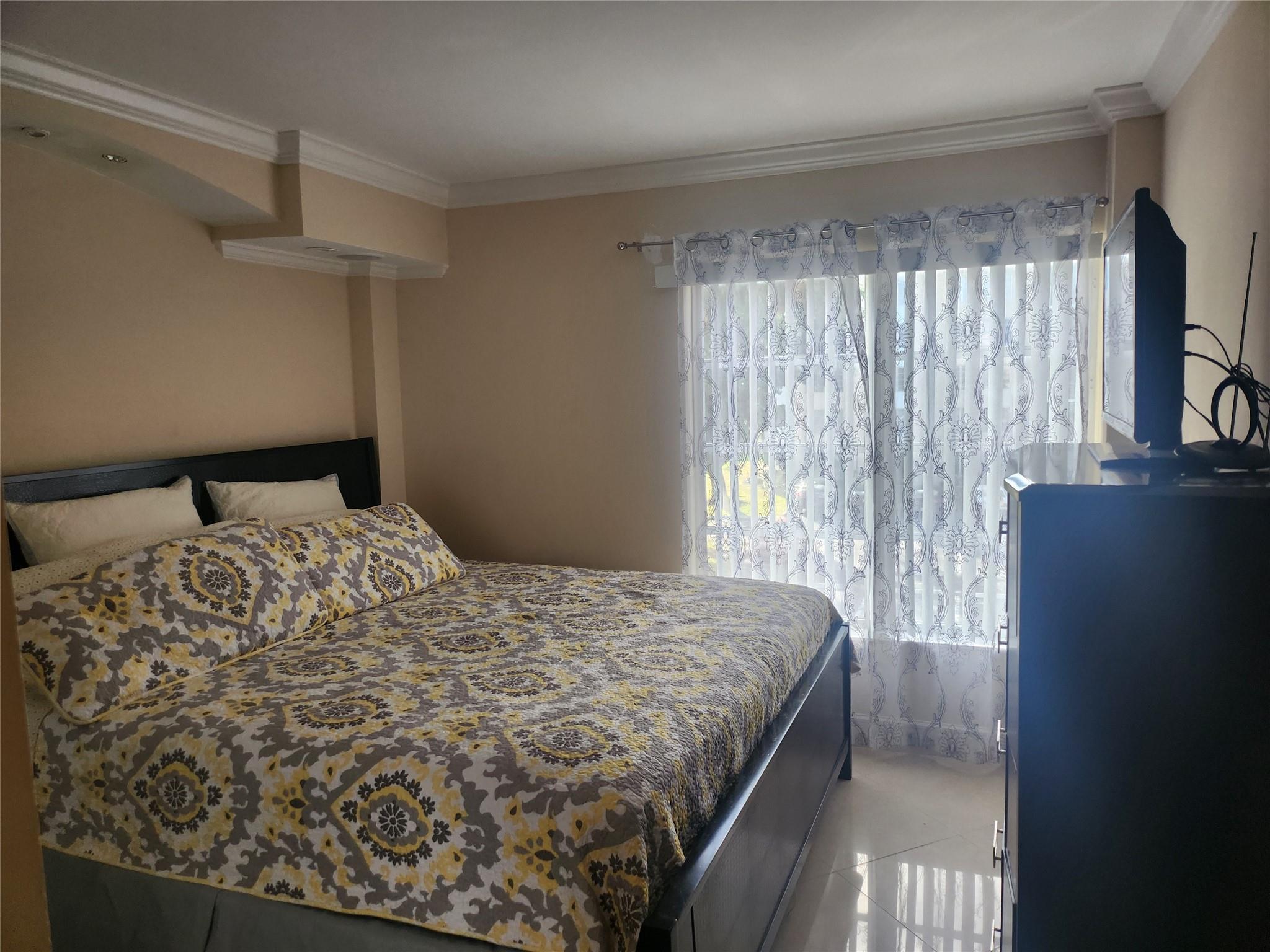 4160 Inverrary Drive 311, Lauderhill, FL 33319, Lauderhill - Photo 5