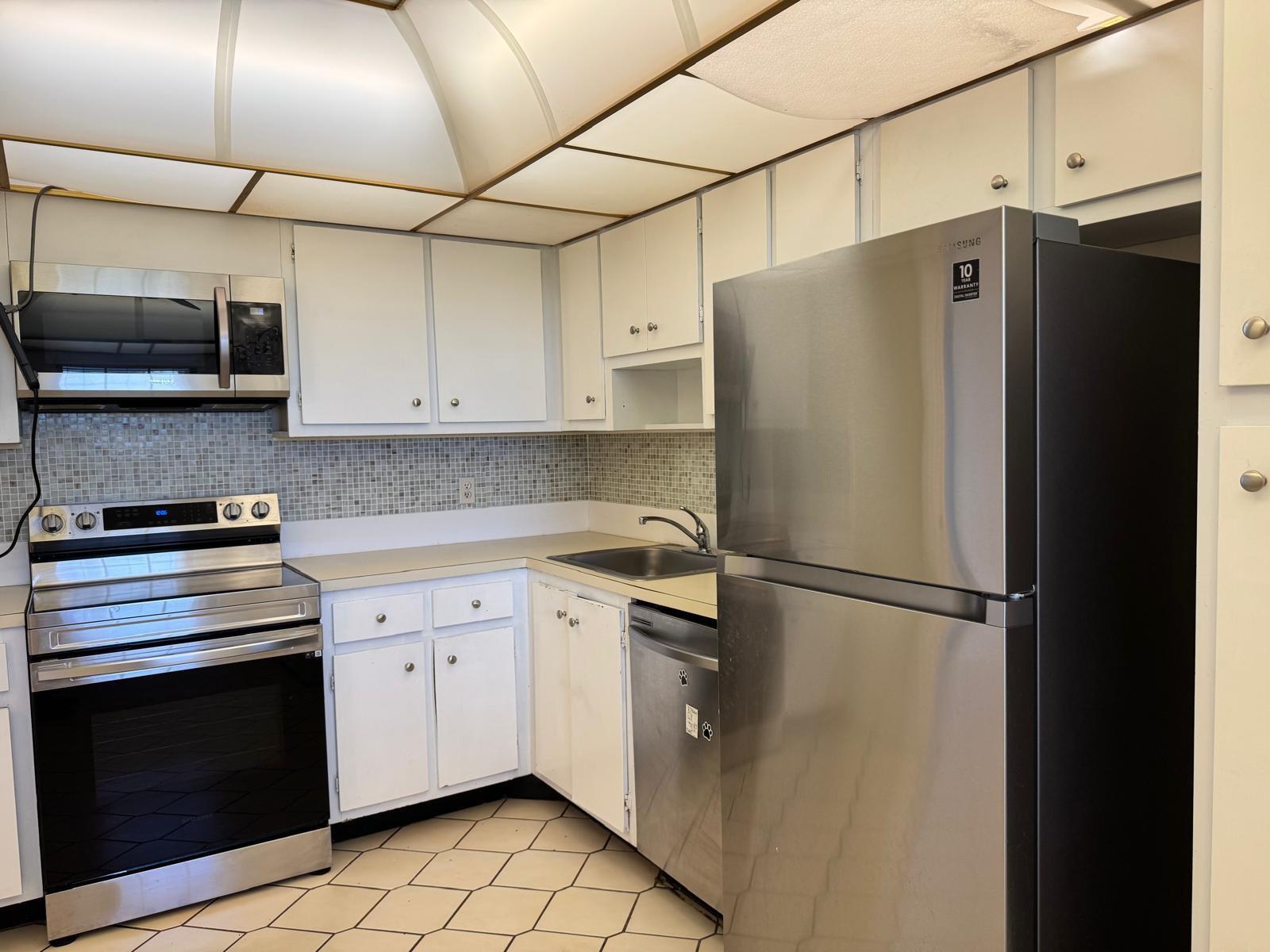 3510 Oaks Way 605, Pompano Beach, FL 33069, Pompano Beach - Photo 3