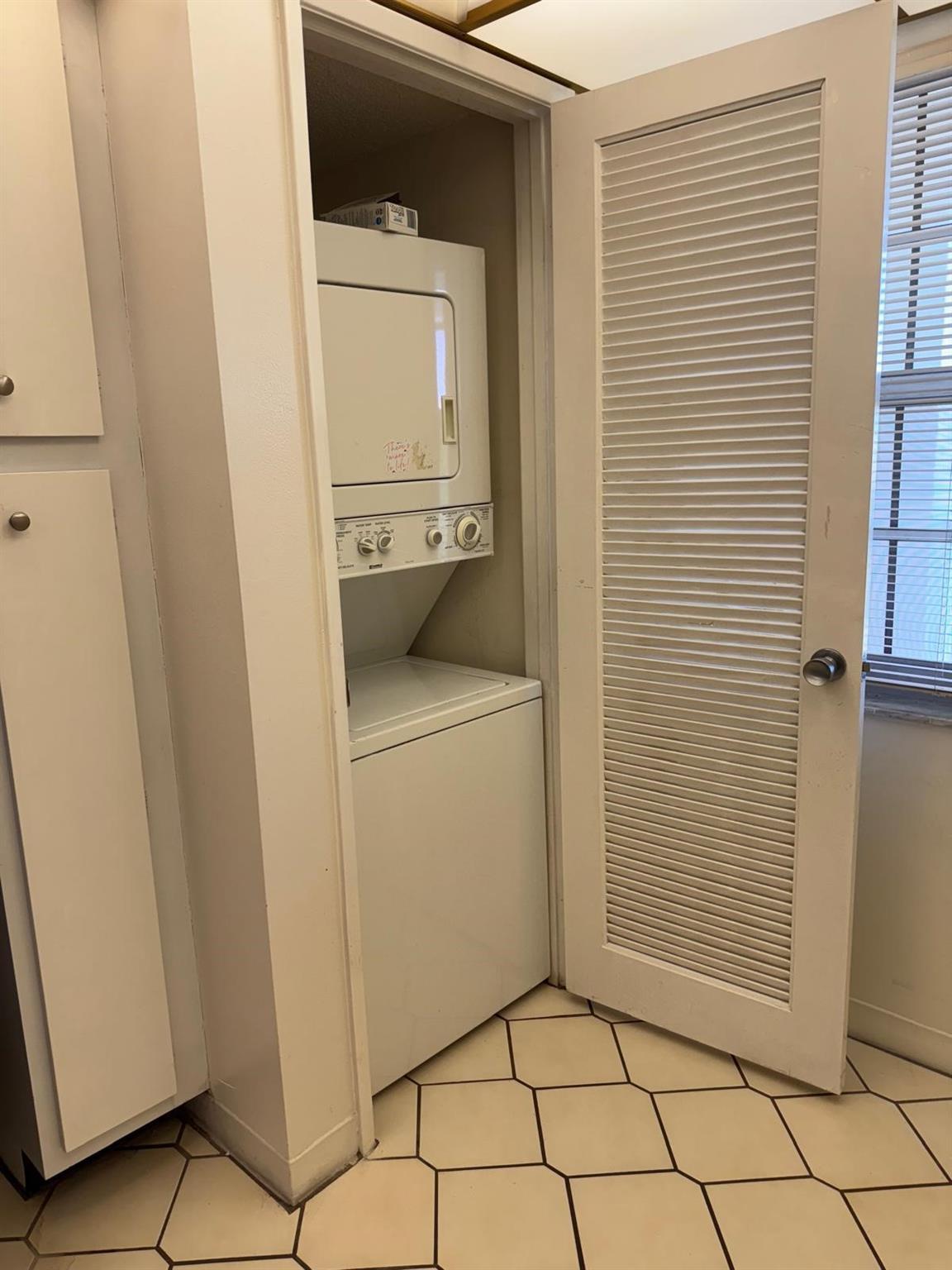 3510 Oaks Way 605, Pompano Beach, FL 33069, Pompano Beach - Photo 5