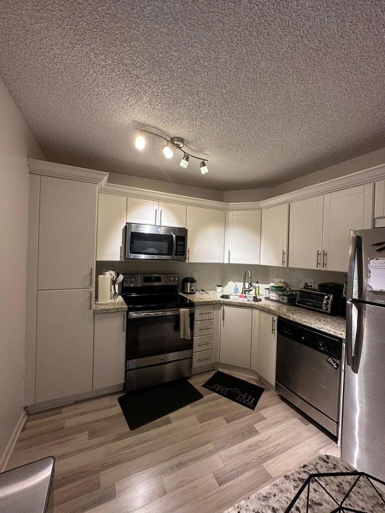 3857 Coral Tree Circle 204, Coconut Creek, FL 33073, Coconut Creek - Photo 2