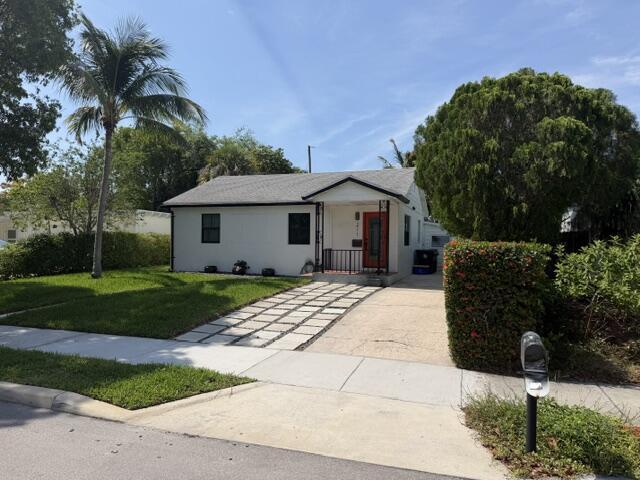 211 Princeton Drive, Lake Worth Beach, FL 33460, Lake Worth Beach - Photo 2
