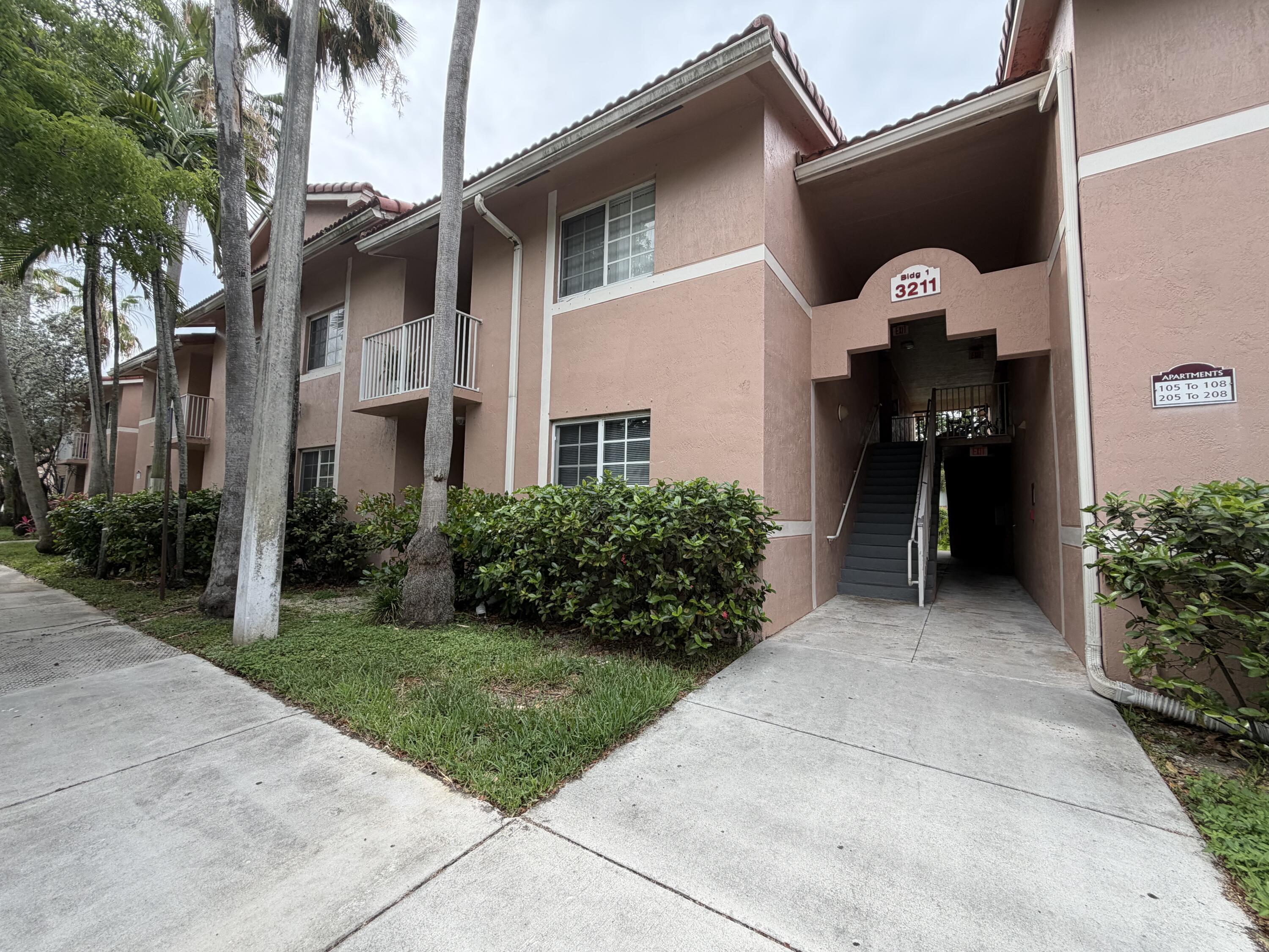 3211 Sabal Palm Manor 105, Davie, FL 33024, Davie