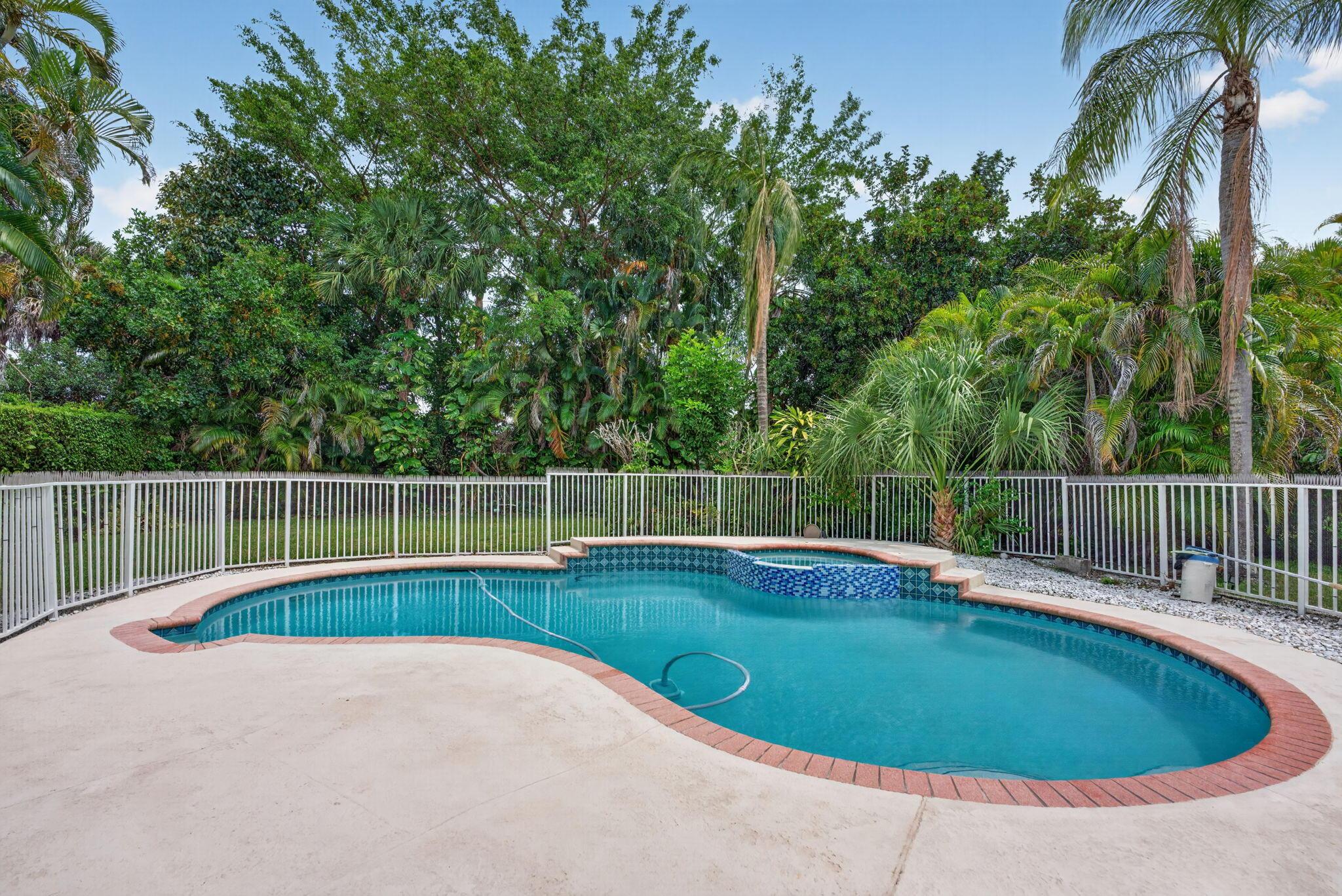 7555 Live Oak Drive, Coral Springs, FL 33065, Coral Springs - Photo 3
