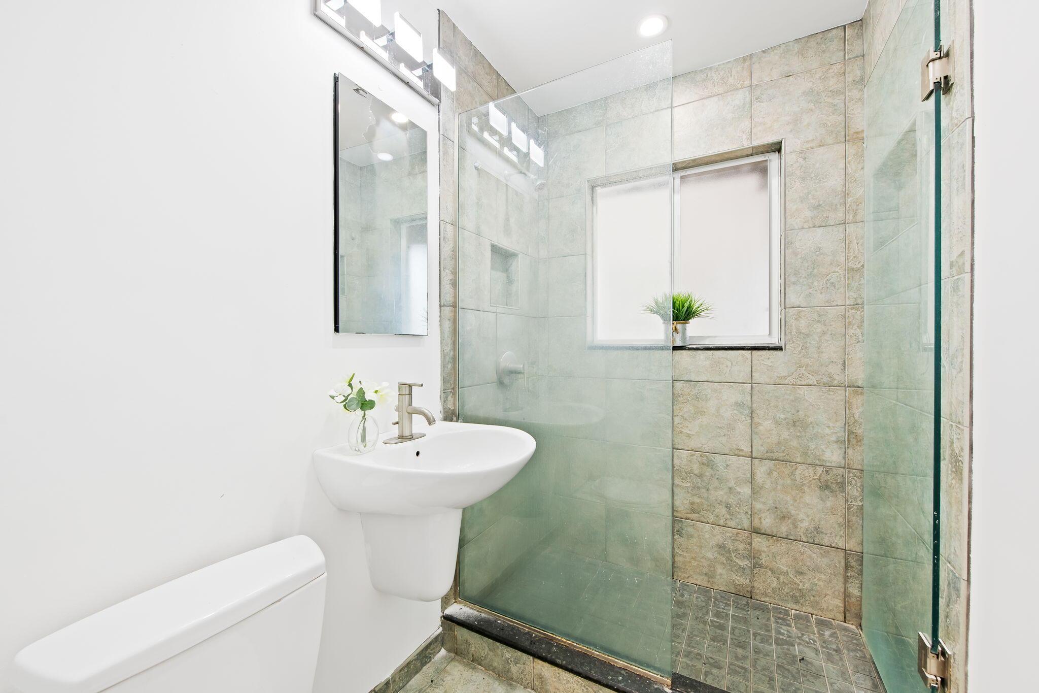 2020 NE 4th Avenue 1, Wilton Manors, FL 33305, Wilton Manors - Photo 5