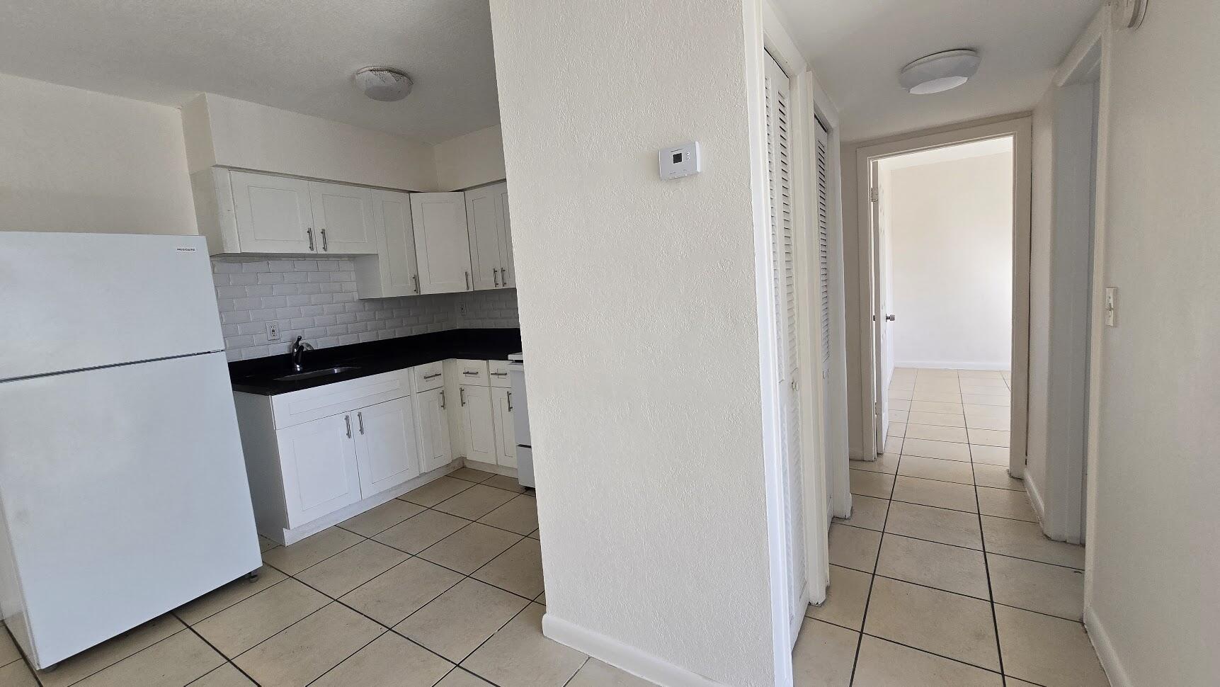 1290 NE 142nd Street 10, North Miami, FL 33161, North Miami - Photo 2