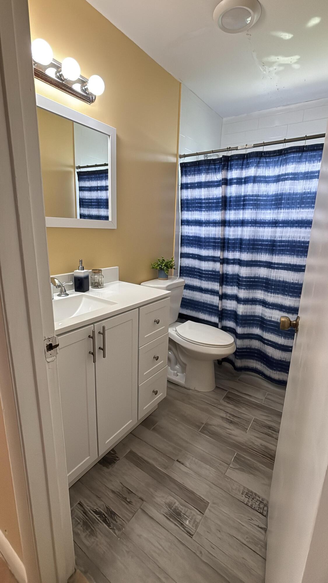 210 Sparrow Drive 4, Royal Palm Beach, FL 33411, Royal Palm Beach - Photo 4