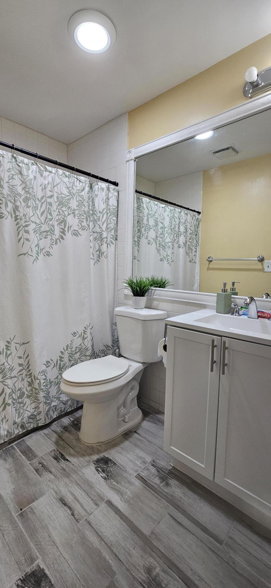 210 Sparrow Drive 4, Royal Palm Beach, FL 33411, Royal Palm Beach - Photo 5