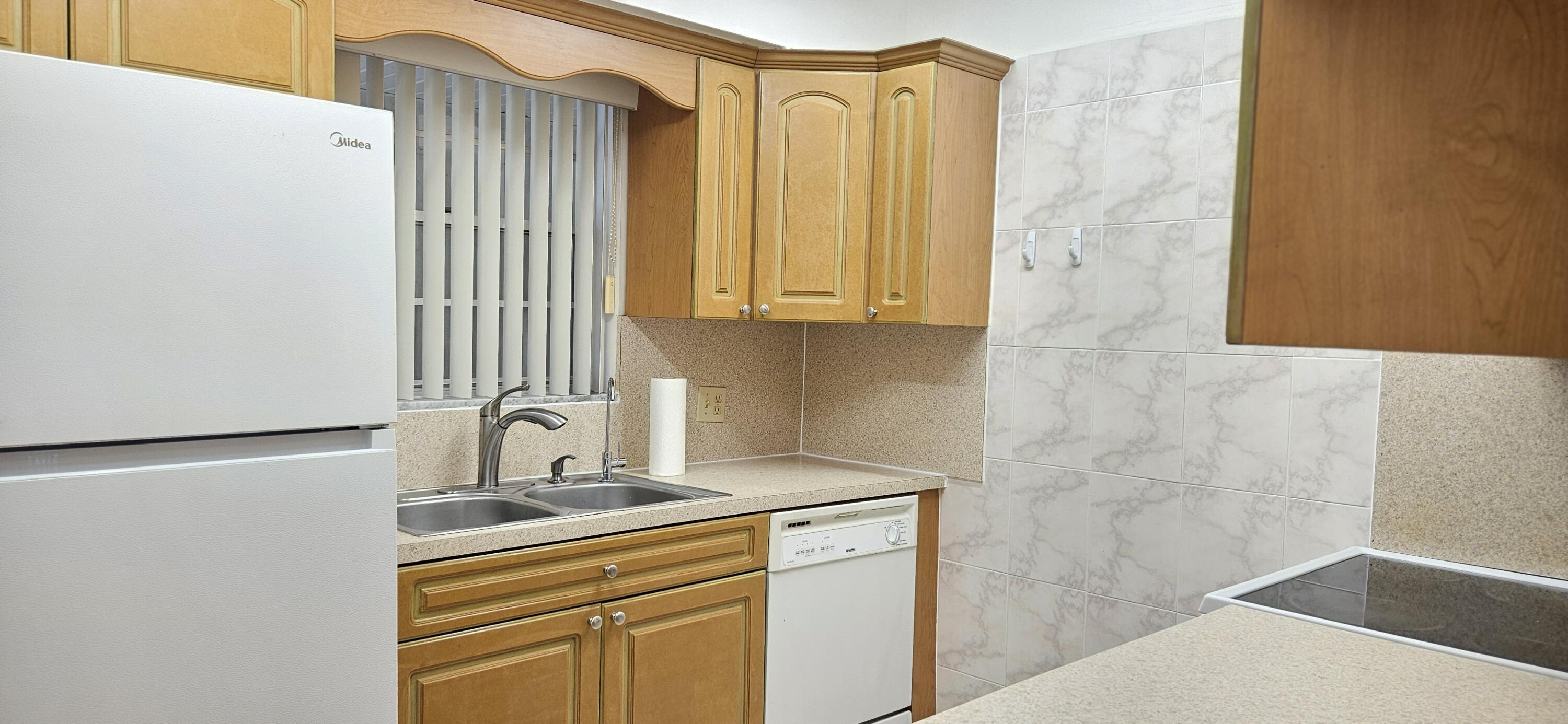 12003 Poinciana Boulevard 204, Royal Palm Beach, FL 33411, Royal Palm Beach - Photo 3