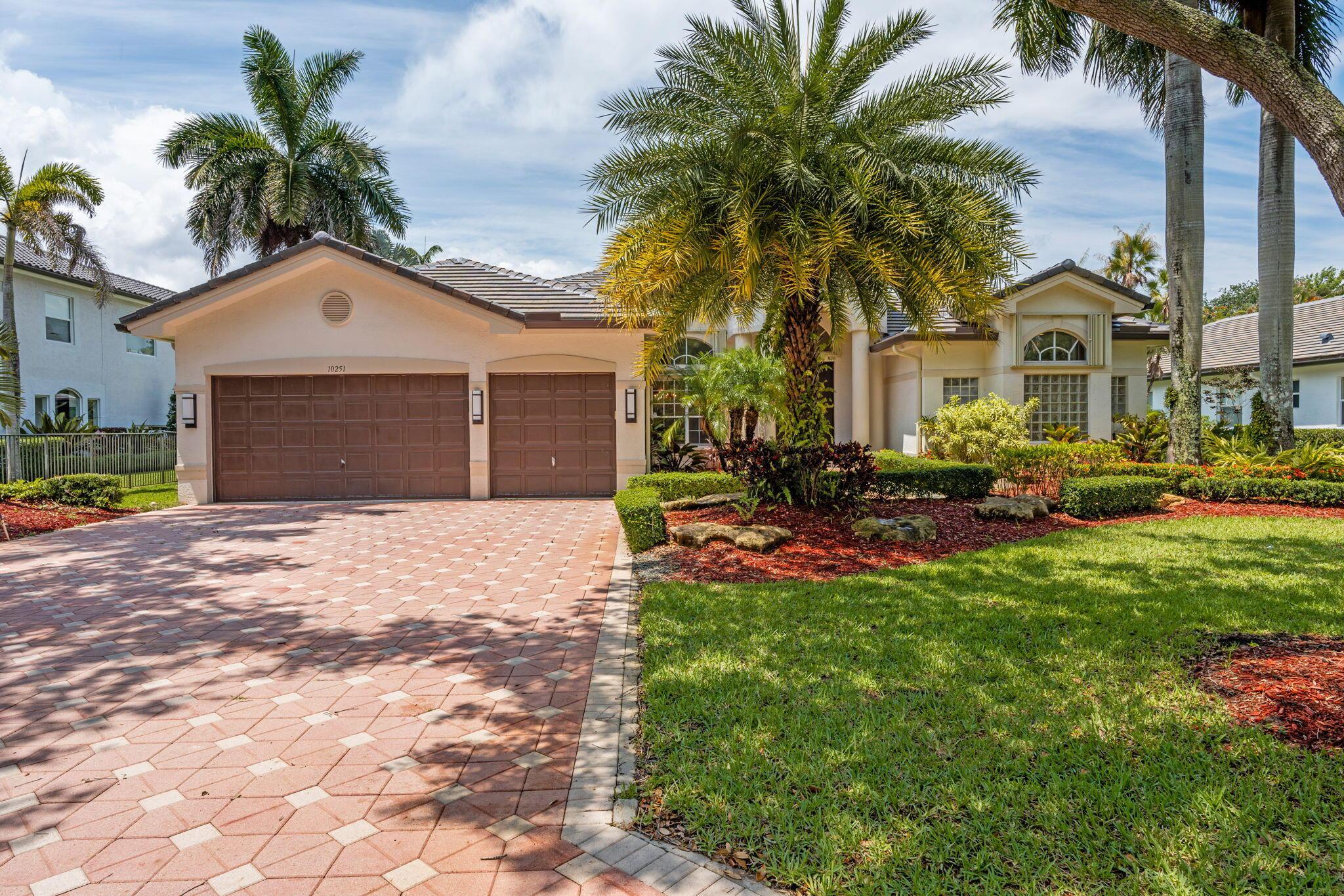 10251 N Lake Vista Circle, Davie, FL 33328, Davie - Photo 2