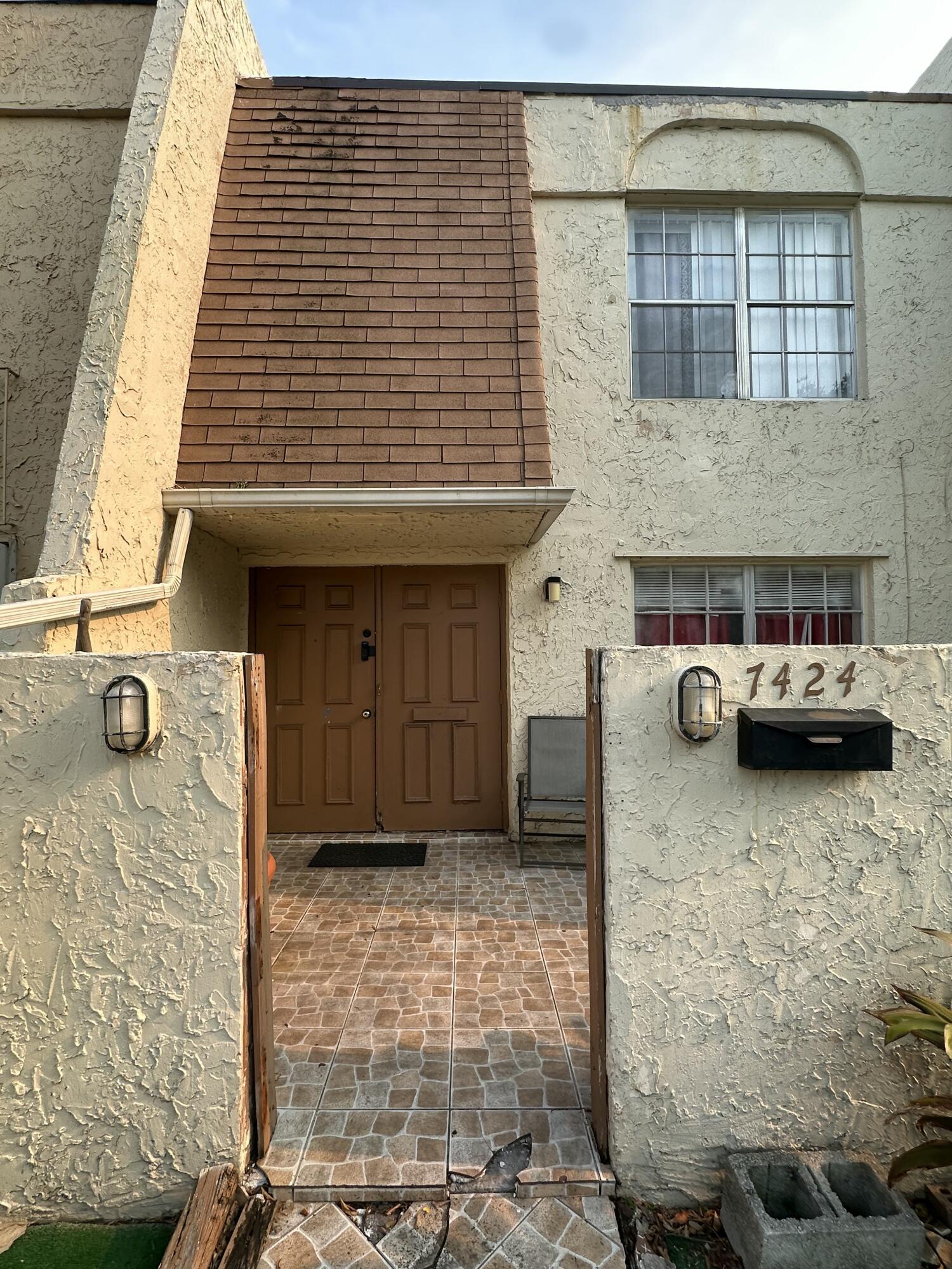 7424 NW 75th Street, Tamarac, FL 33321, Tamarac - Photo 4
