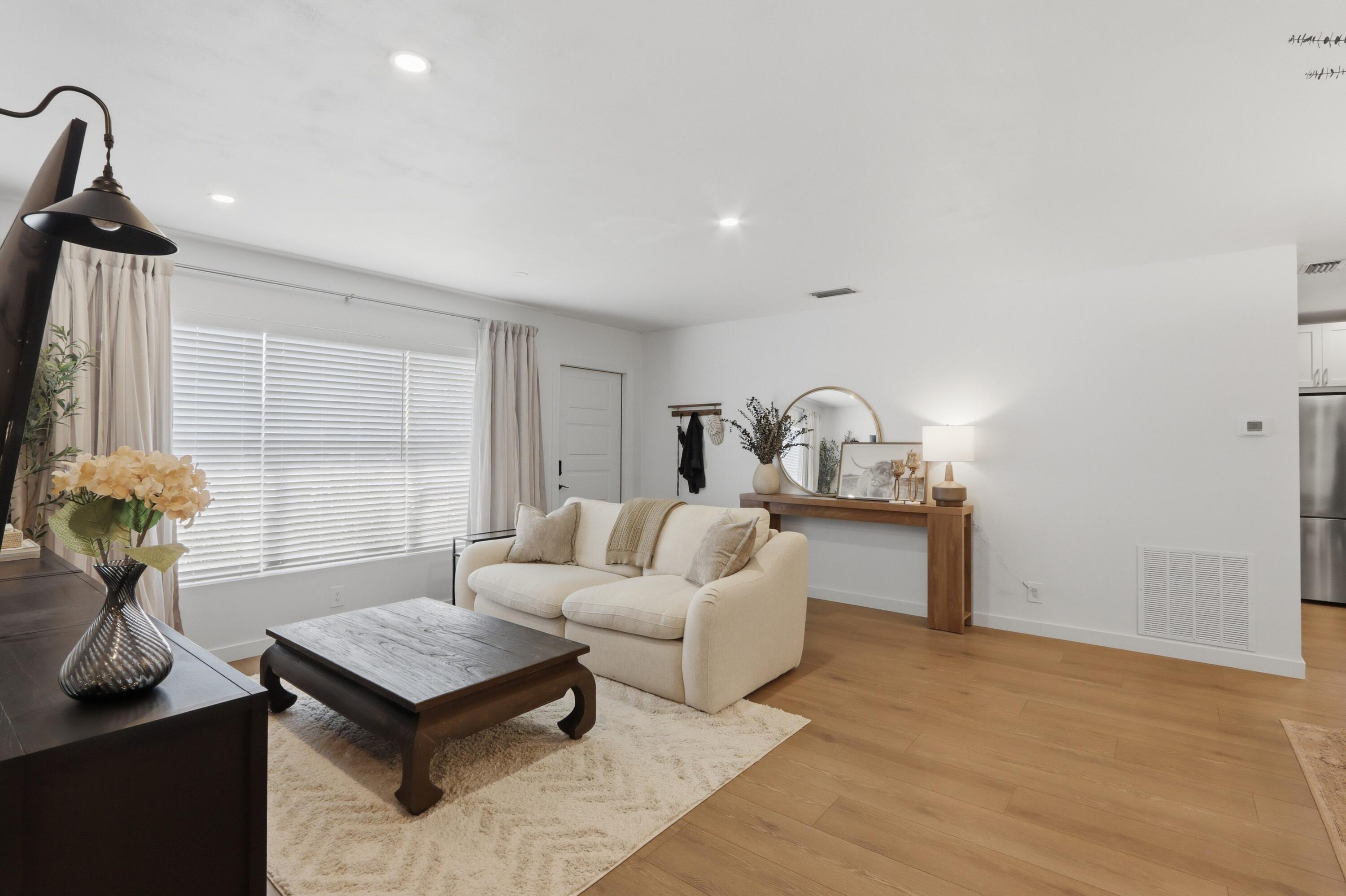 365 Garden Boulevard, Palm Beach Gardens, FL 33410, Palm Beach Gardens - Photo 4