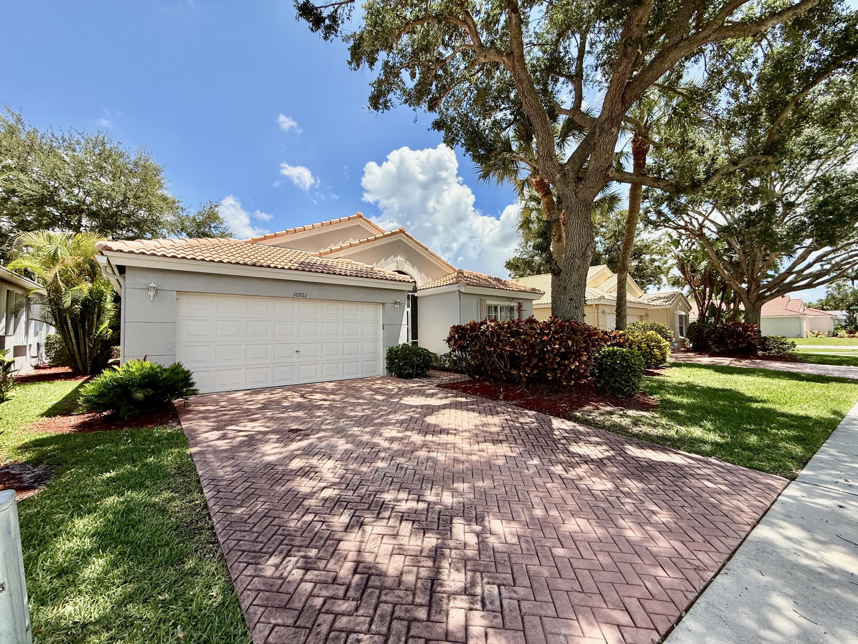 10921 Royal Caribbean Circle, Boynton Beach, FL 33437, Boynton Beach - Photo 2