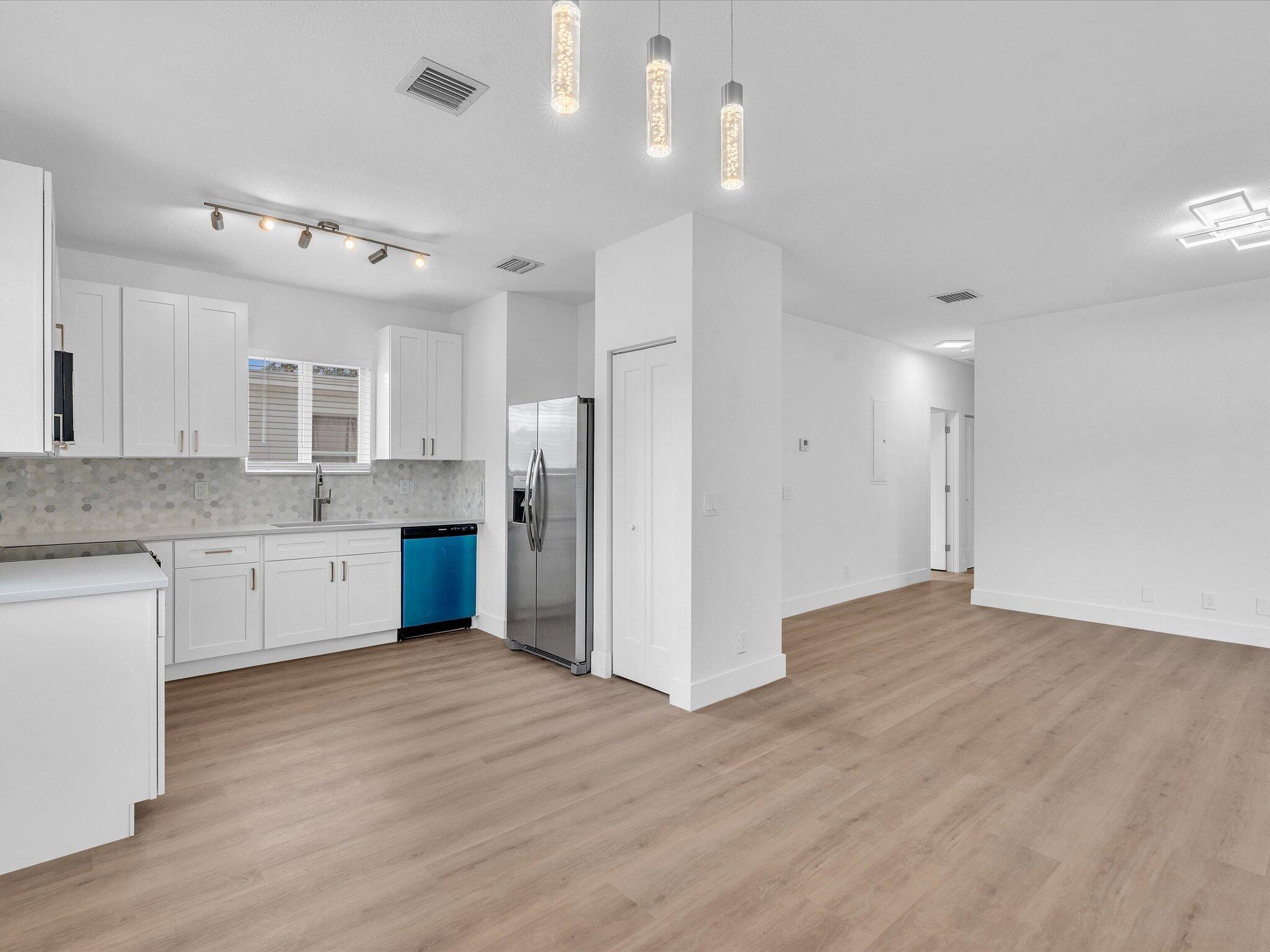 2410 NW 43rd Street, Miami, FL 33142, Miami - Photo 5