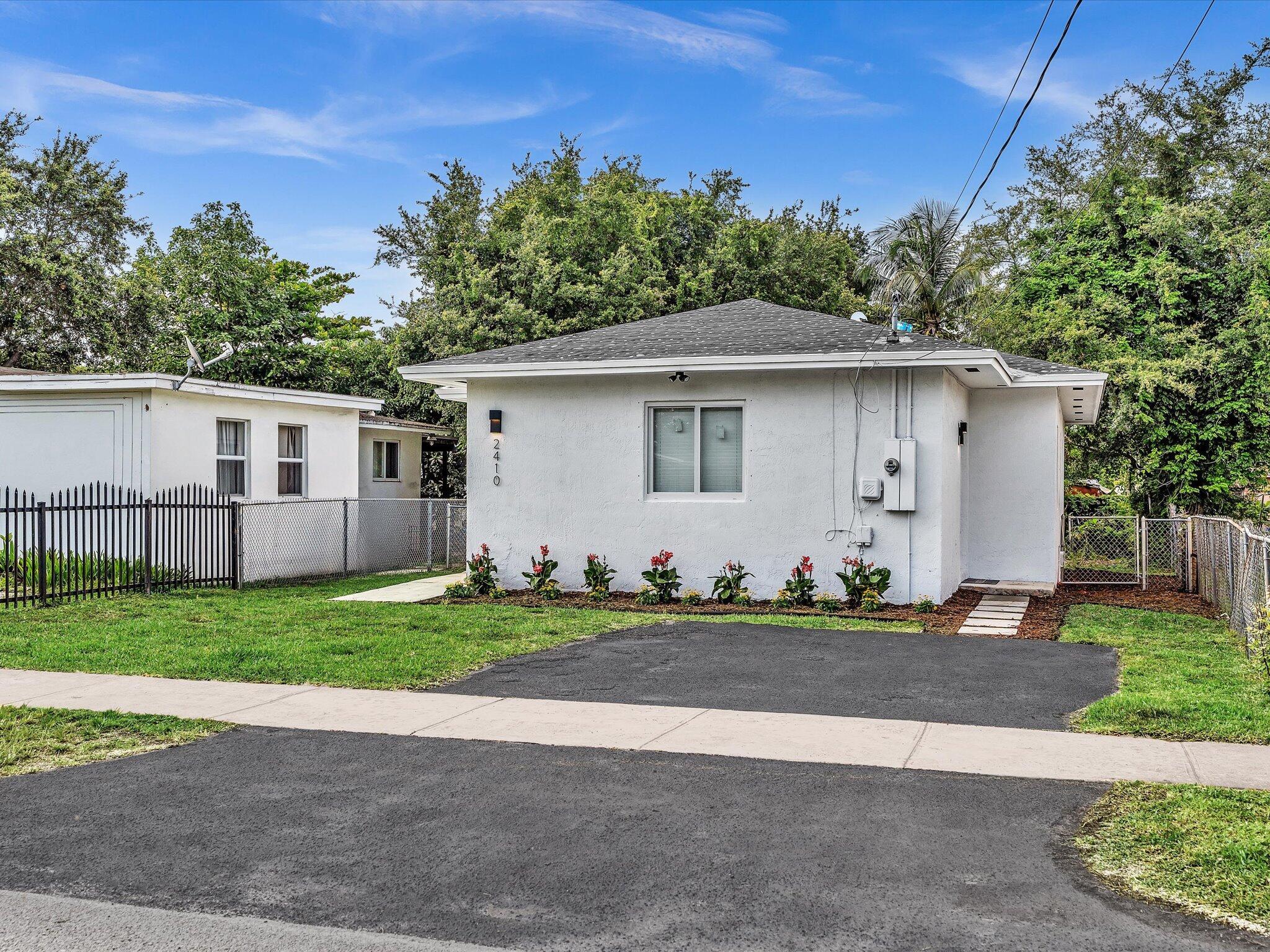 2410 NW 43rd Street, Miami, FL 33142, Miami - Photo 3