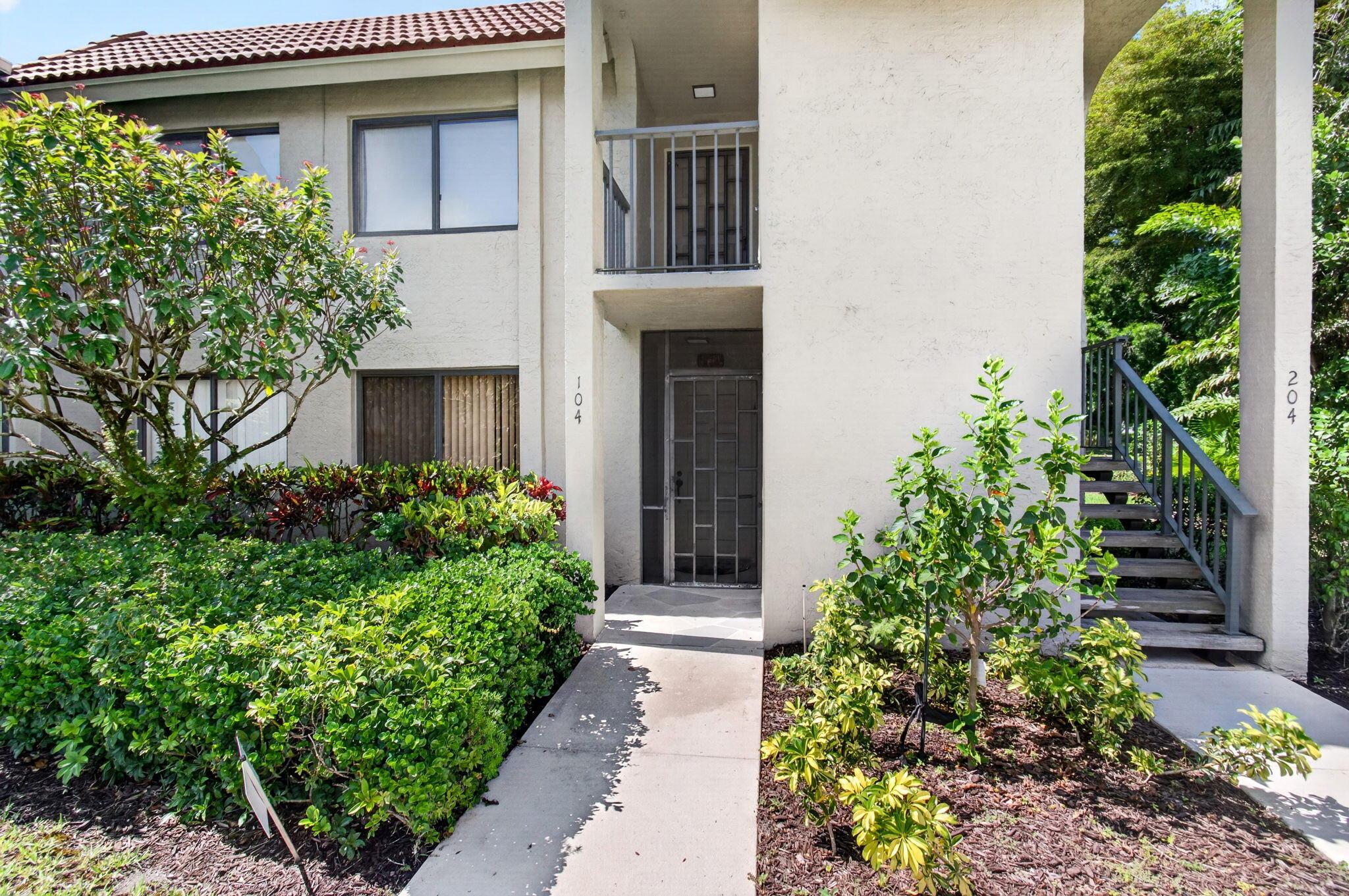 5561 Fairway Park Drive 104, Boynton Beach, FL 33437, Boynton Beach - Photo 2