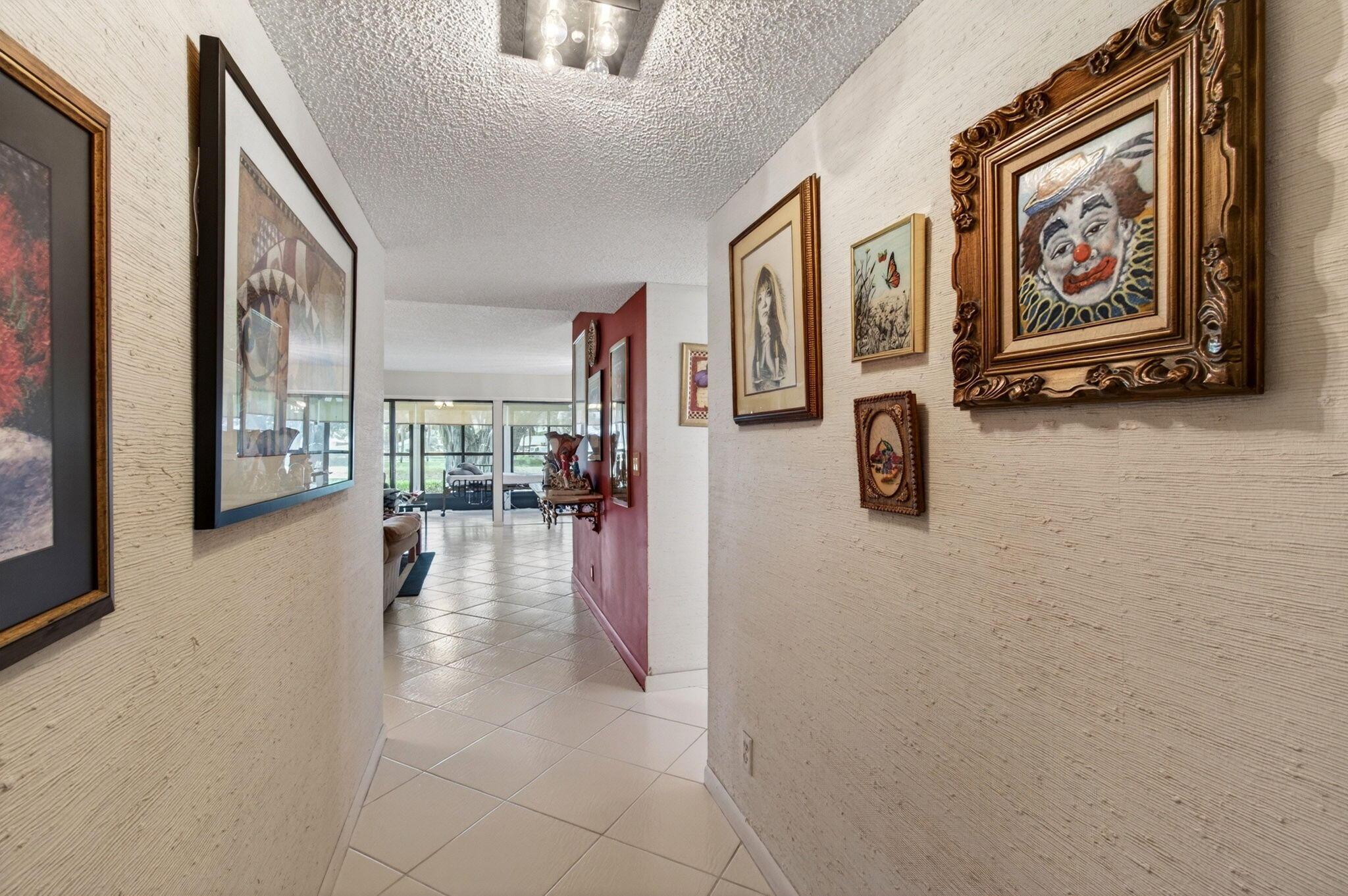 5561 Fairway Park Drive 104, Boynton Beach, FL 33437, Boynton Beach - Photo 4