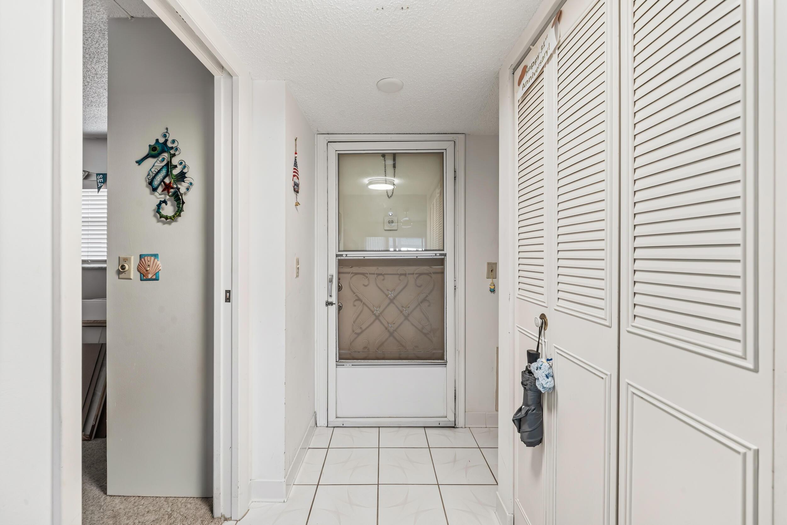 3755 Via Poinciana 502, Lake Worth, FL 33467, Lake Worth - Photo 3