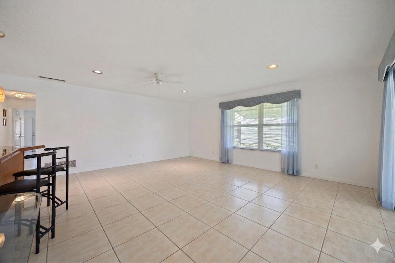275 High Point Court D, Boynton Beach, FL 33435, Boynton Beach - Photo 2