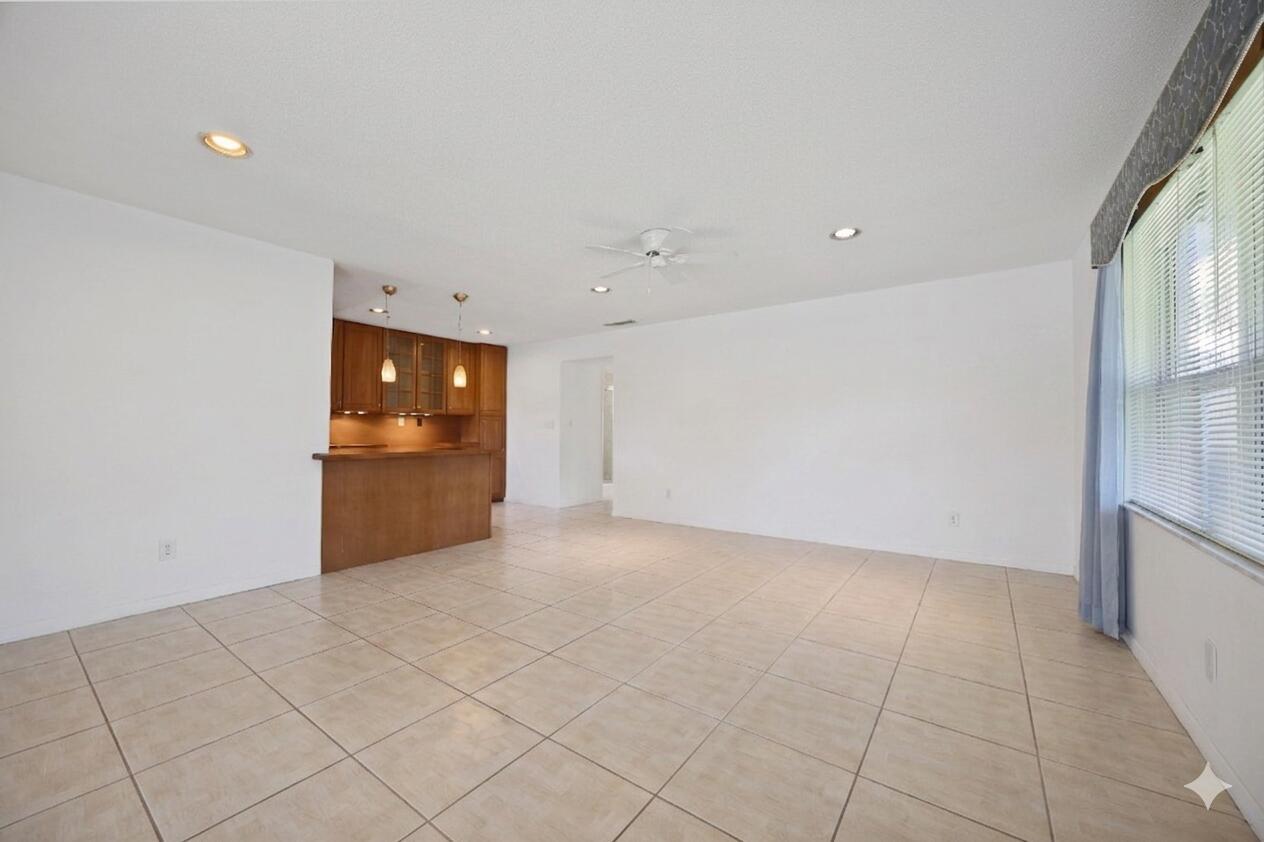 275 High Point Court D, Boynton Beach, FL 33435, Boynton Beach - Photo 4