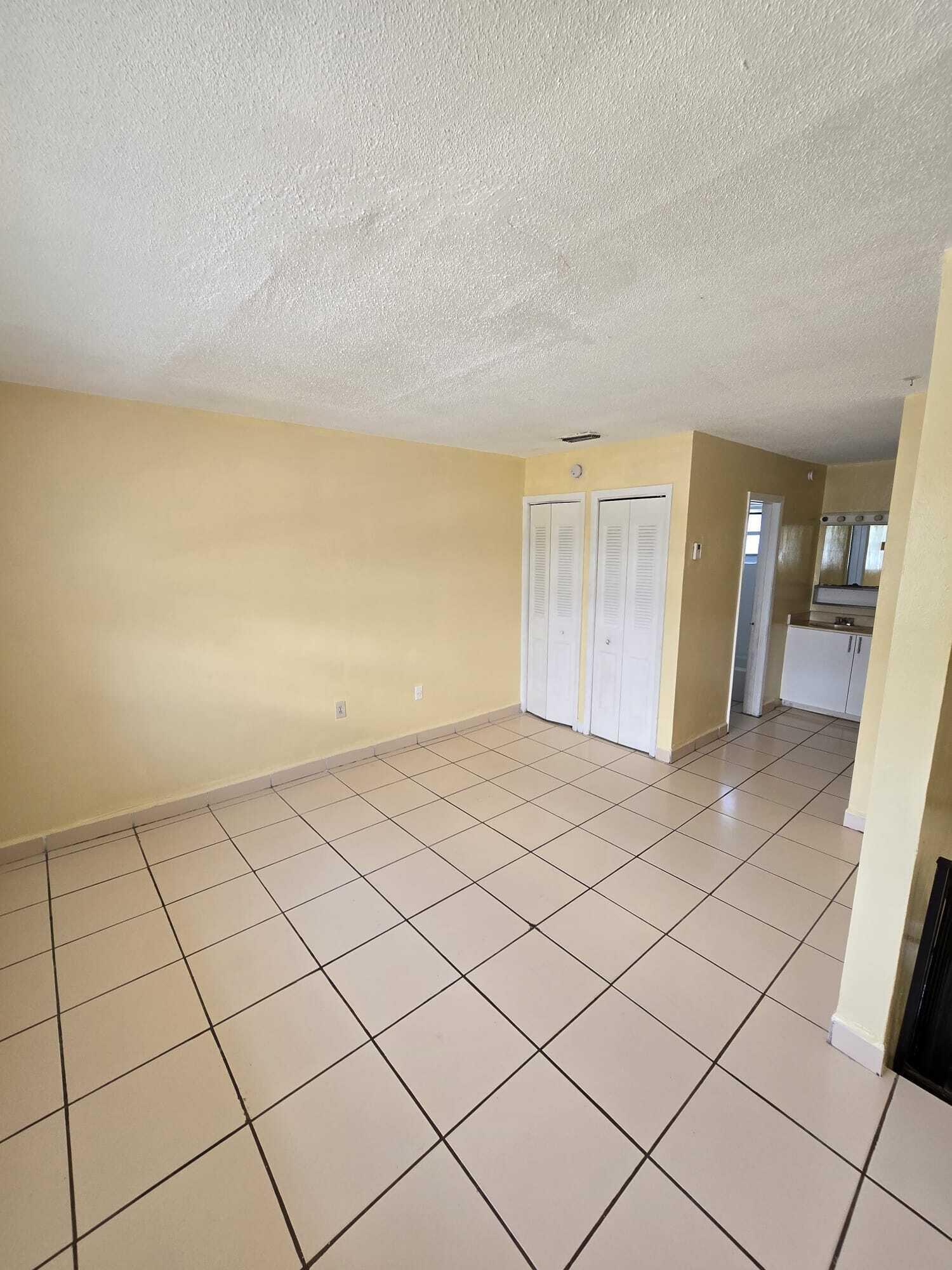 13695 NE 3rd Court C05, North Miami, FL 33161, North Miami - Photo 5