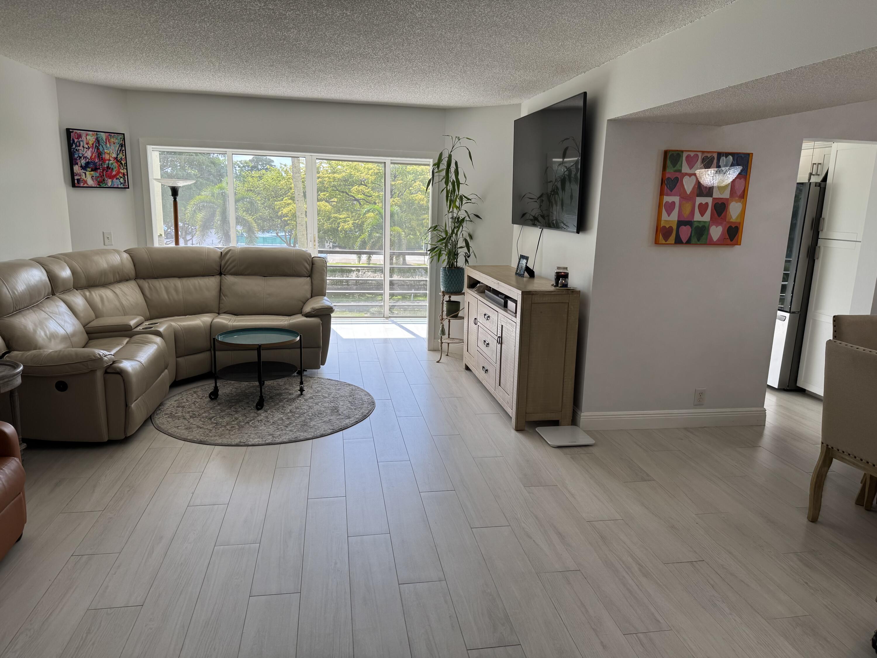 3590 Via 312, Lake Worth, FL 33467, Lake Worth - Photo 4