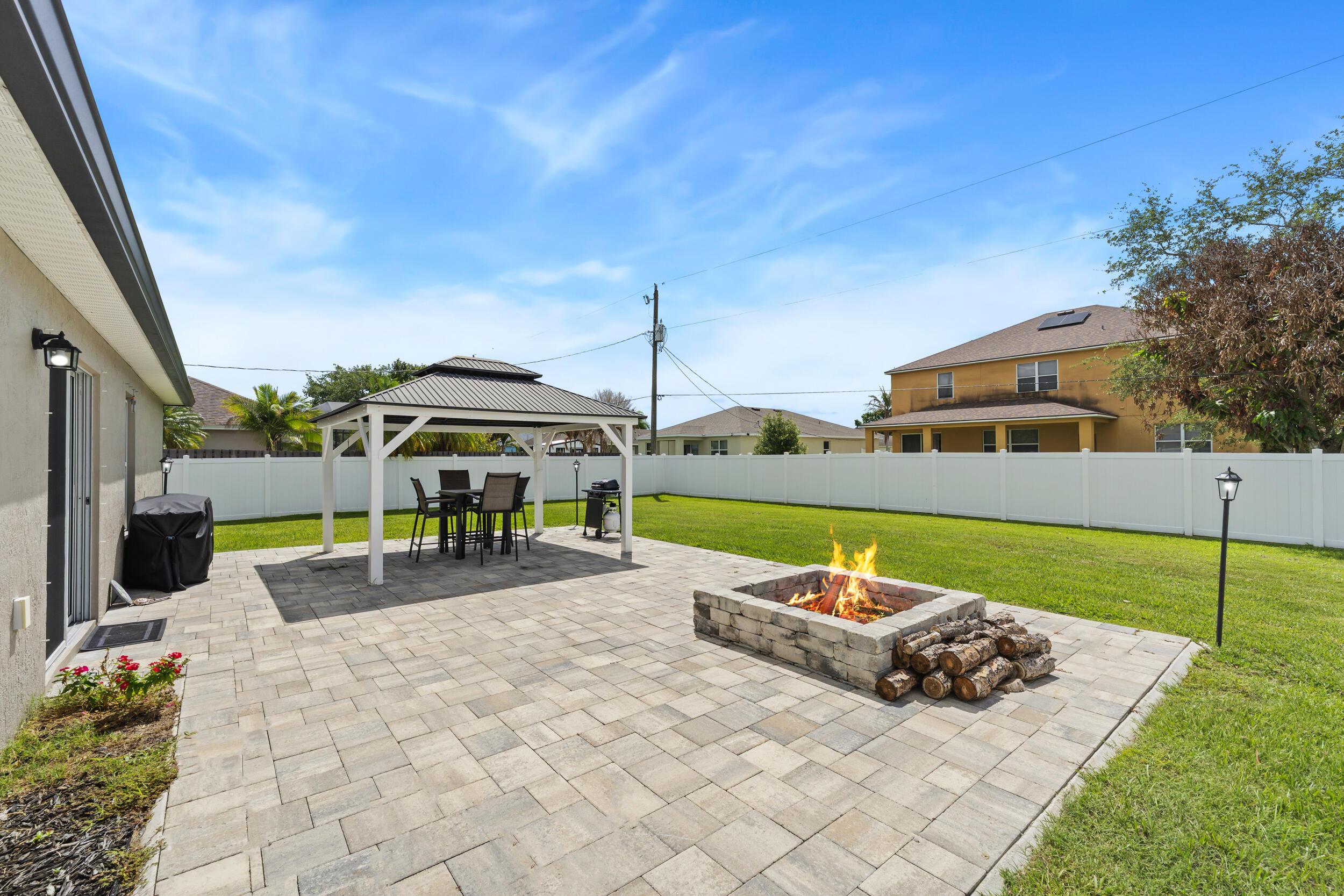 380 SW Donna Terrace, Port St. Lucie, FL 34984, Port St. Lucie - Photo 4