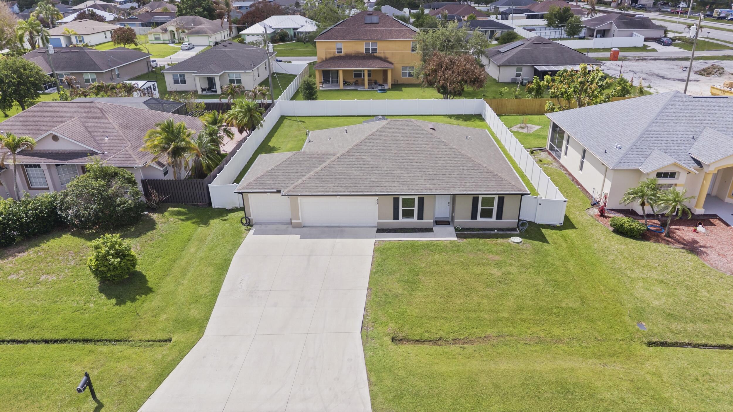 380 SW Donna Terrace, Port St. Lucie, FL 34984, Port St. Lucie - Photo 3