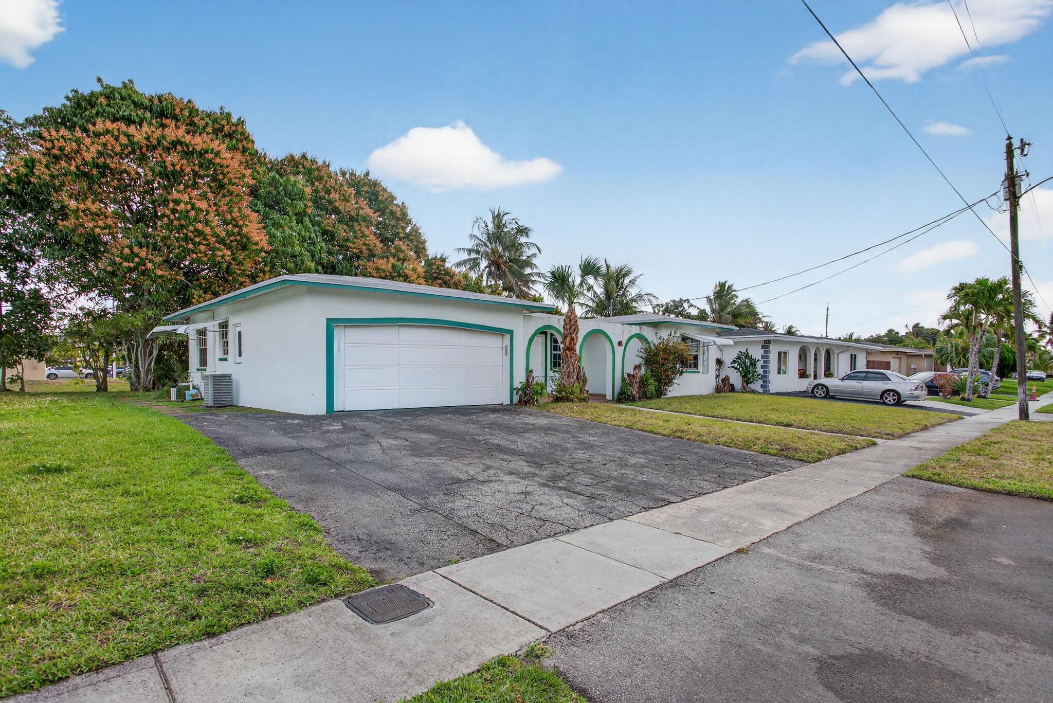 2540 NW 34th Terrace, Lauderdale Lakes, FL 33311, Lauderdale Lakes - Photo 3