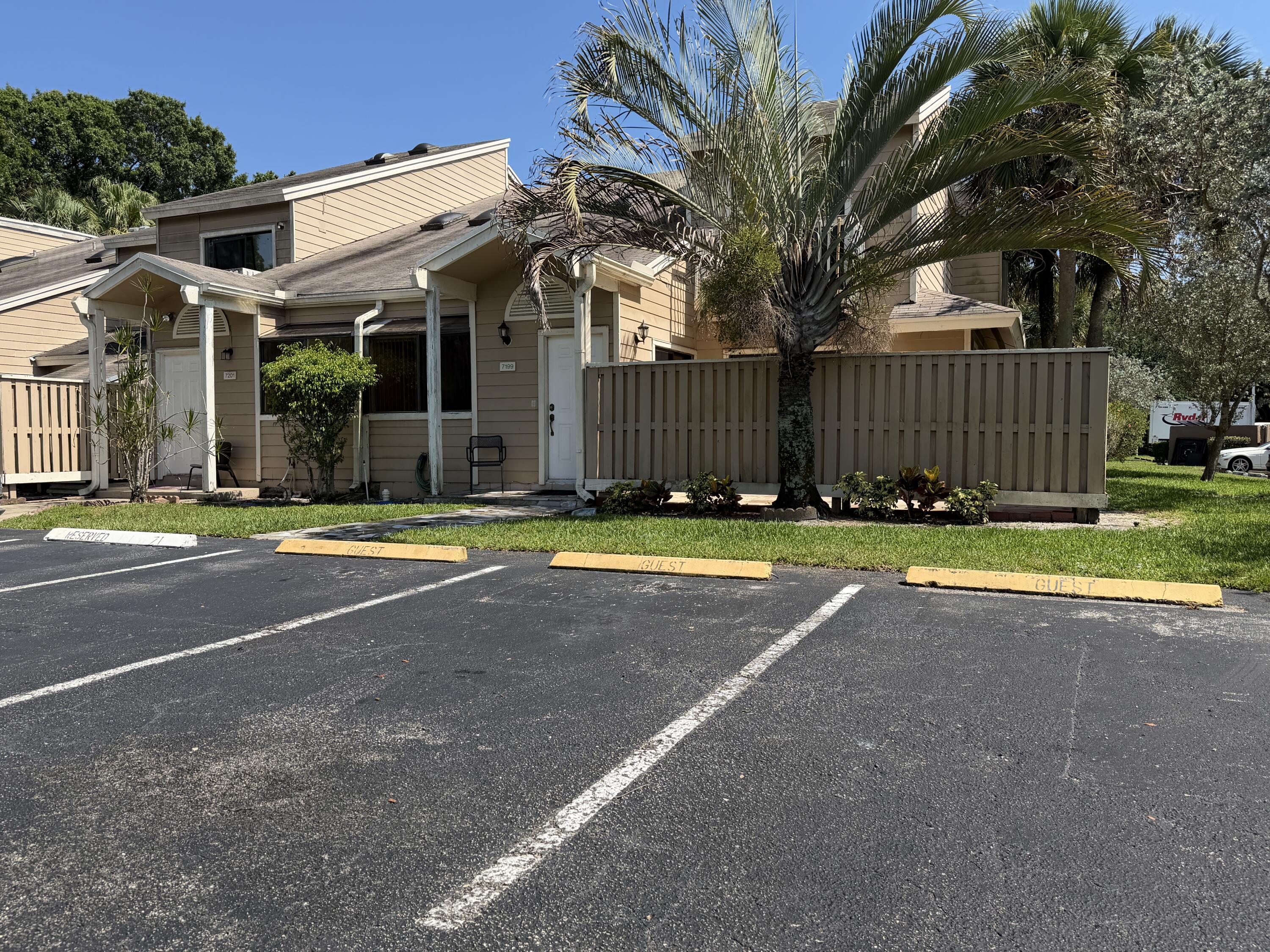 7199 Sportsman Drive, North Lauderdale, FL 33068, North Lauderdale - Photo 2